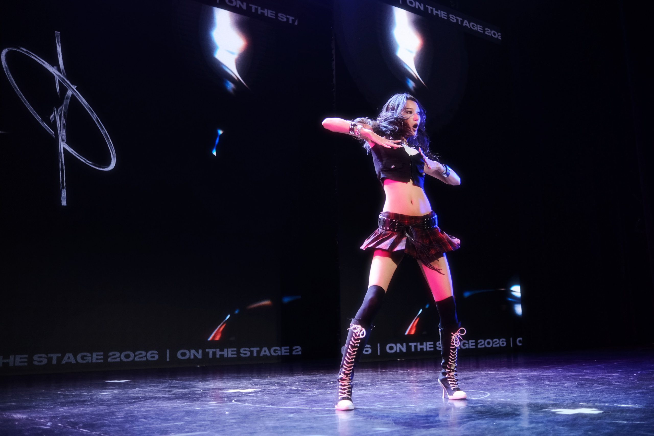 ON THE STAGE 03.10.2026. Креативный фотограф и ретушёр в Астане и Омске