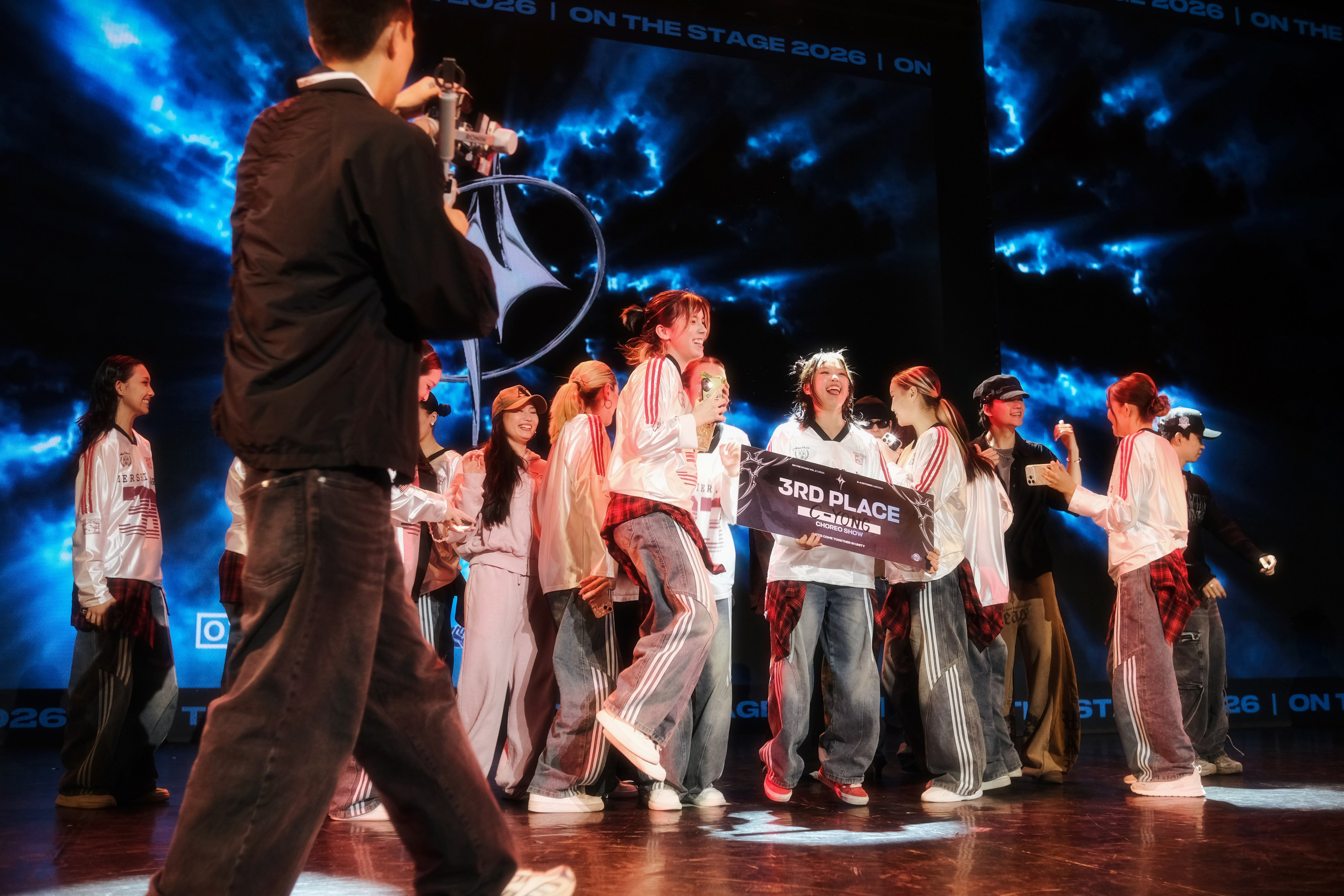 ON THE STAGE 03.10.2026. Креативный фотограф и ретушёр в Астане и Омске