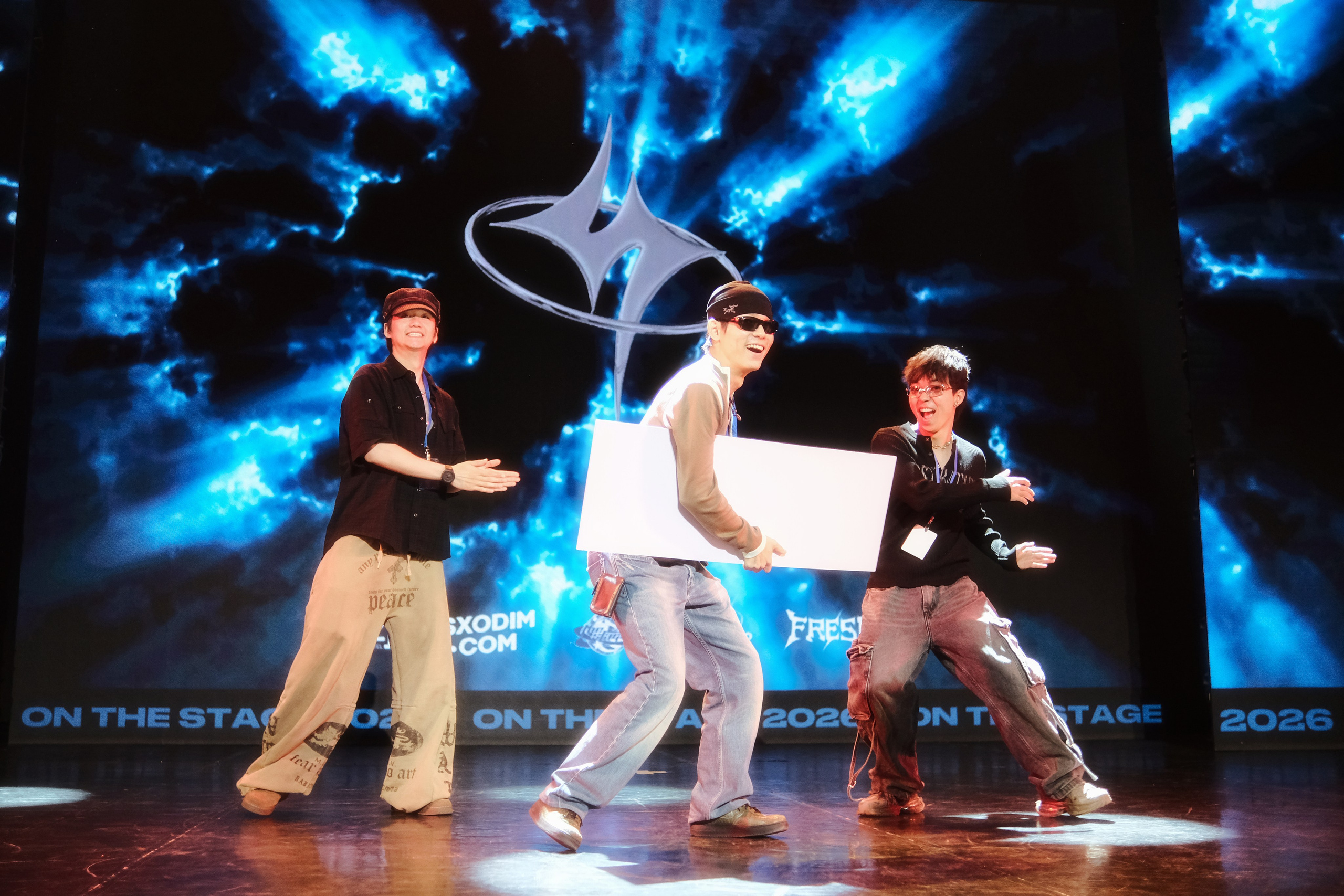 ON THE STAGE 03.10.2026. Креативный фотограф и ретушёр в Астане и Омске
