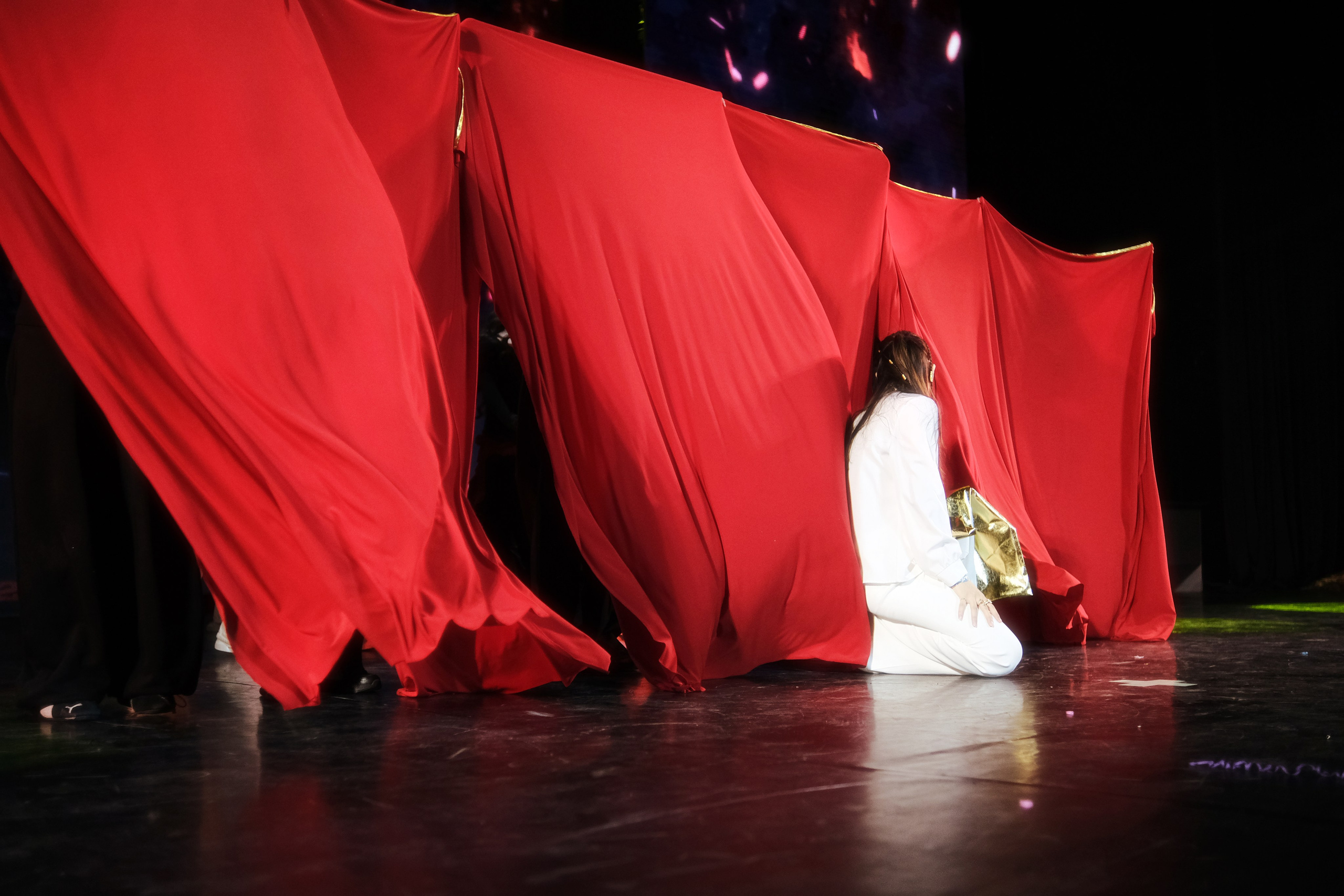 ON THE STAGE 03.10.2026. Креативный фотограф и ретушёр в Астане и Омске