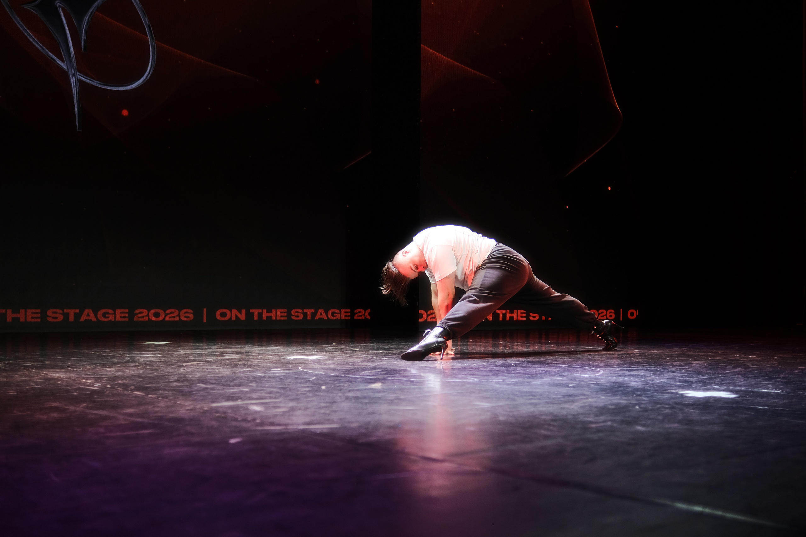ON THE STAGE 03.10.2026. Креативный фотограф и ретушёр в Астане и Омске