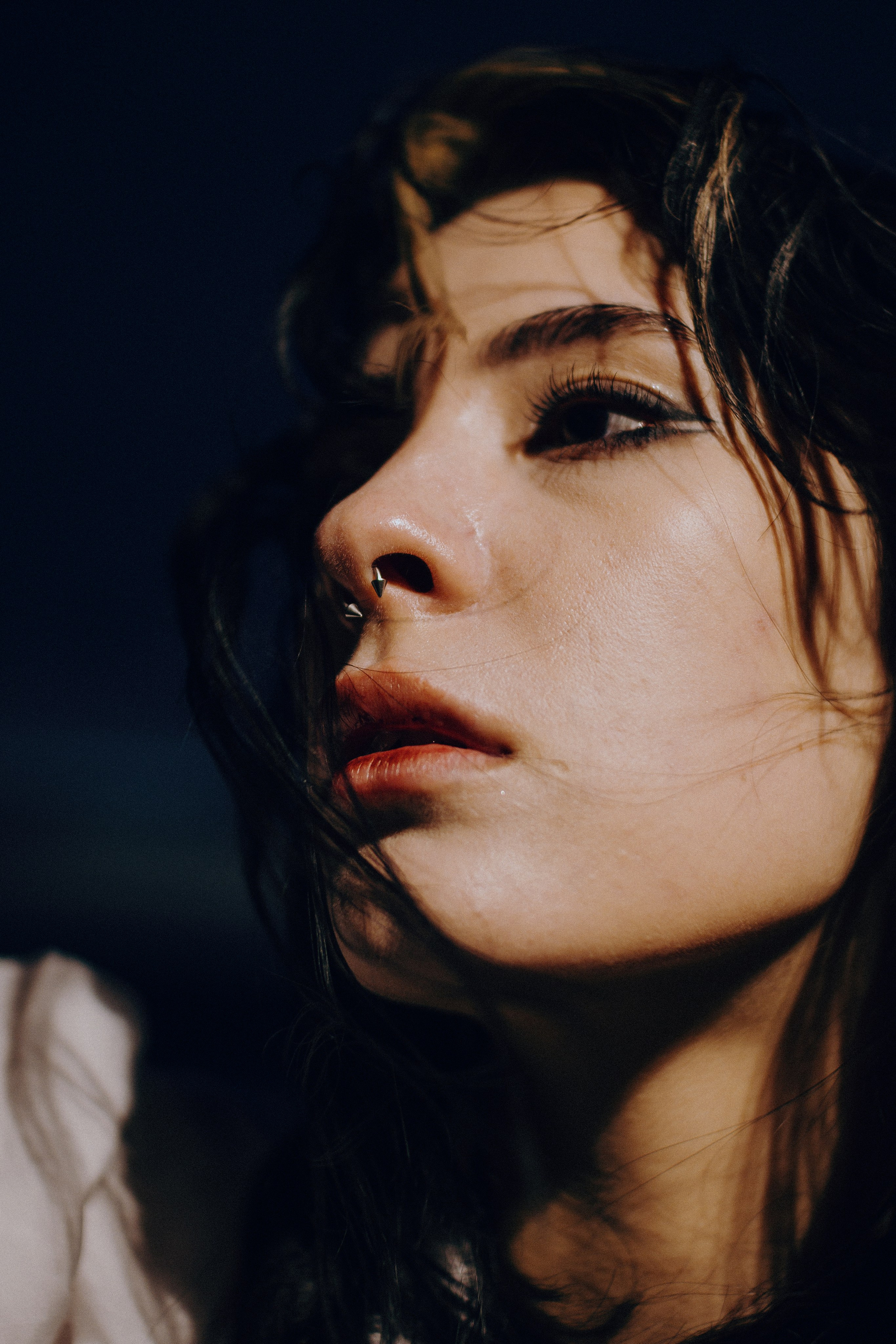 Съёмка у моря с оленьими рогами