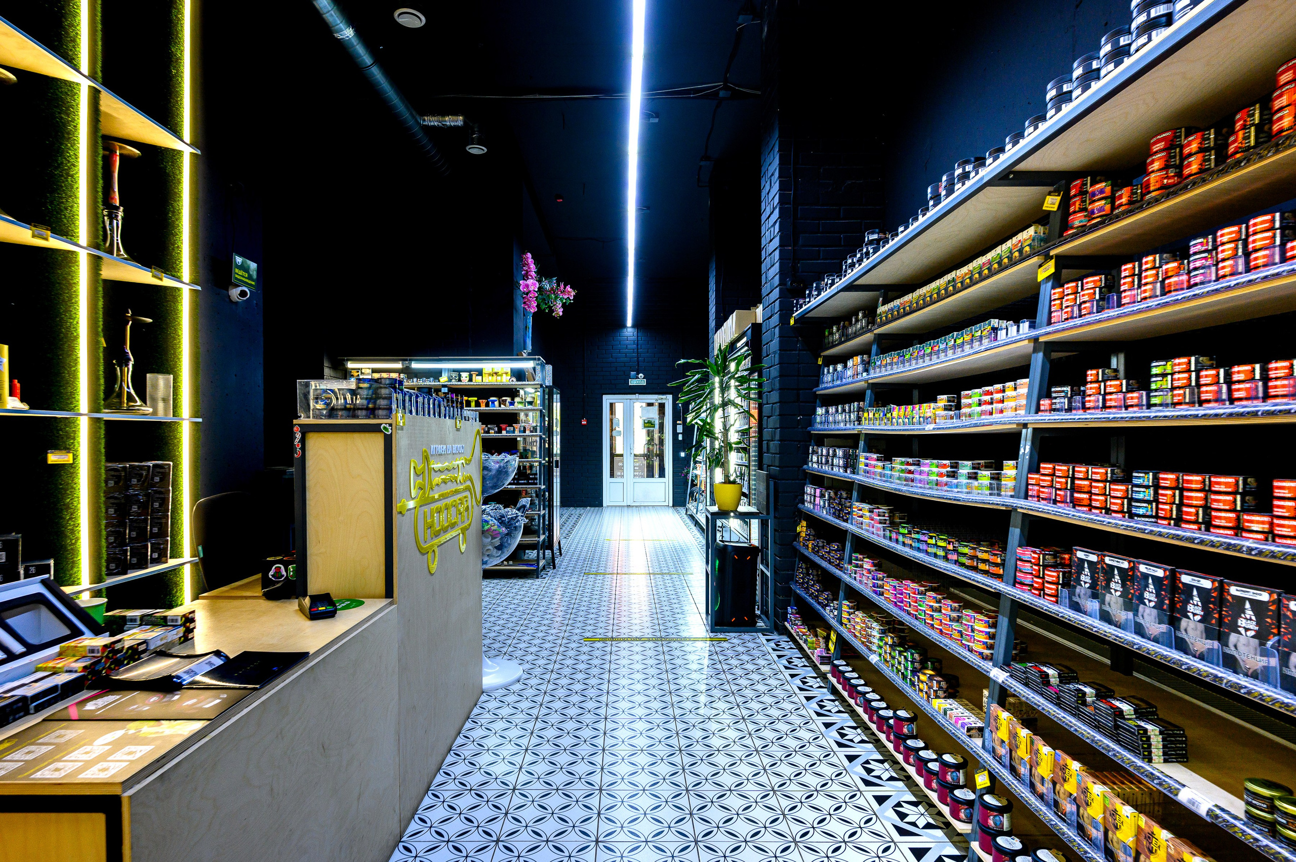 Магазин кальянов Hoocar. Интерьерный фотограф. Фото- видеосъемка недвижимости Санкт-Петербург