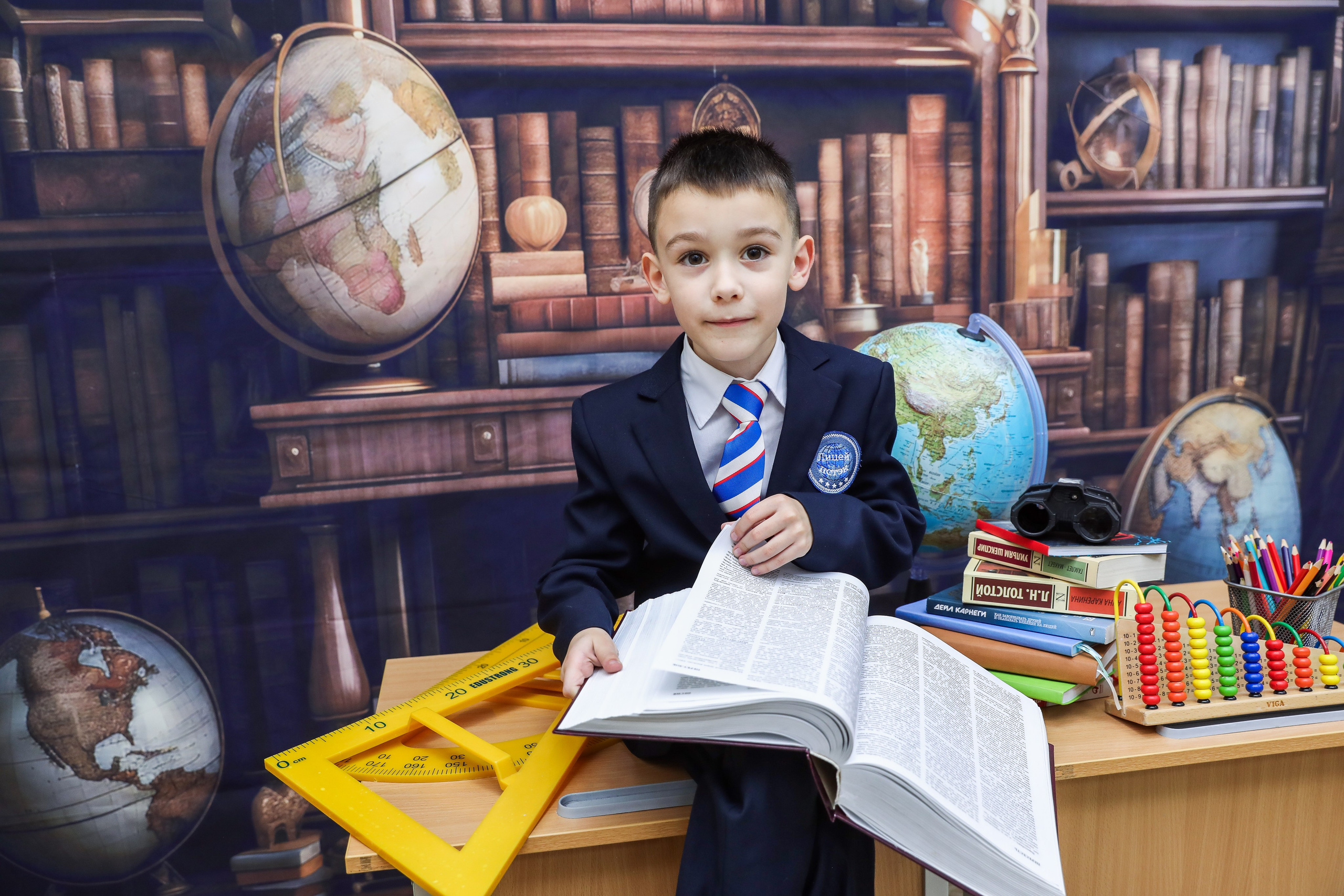 ЛИЦЕЙ ИСТЭК. Photographer Viktoriya Markushina «My world throug»