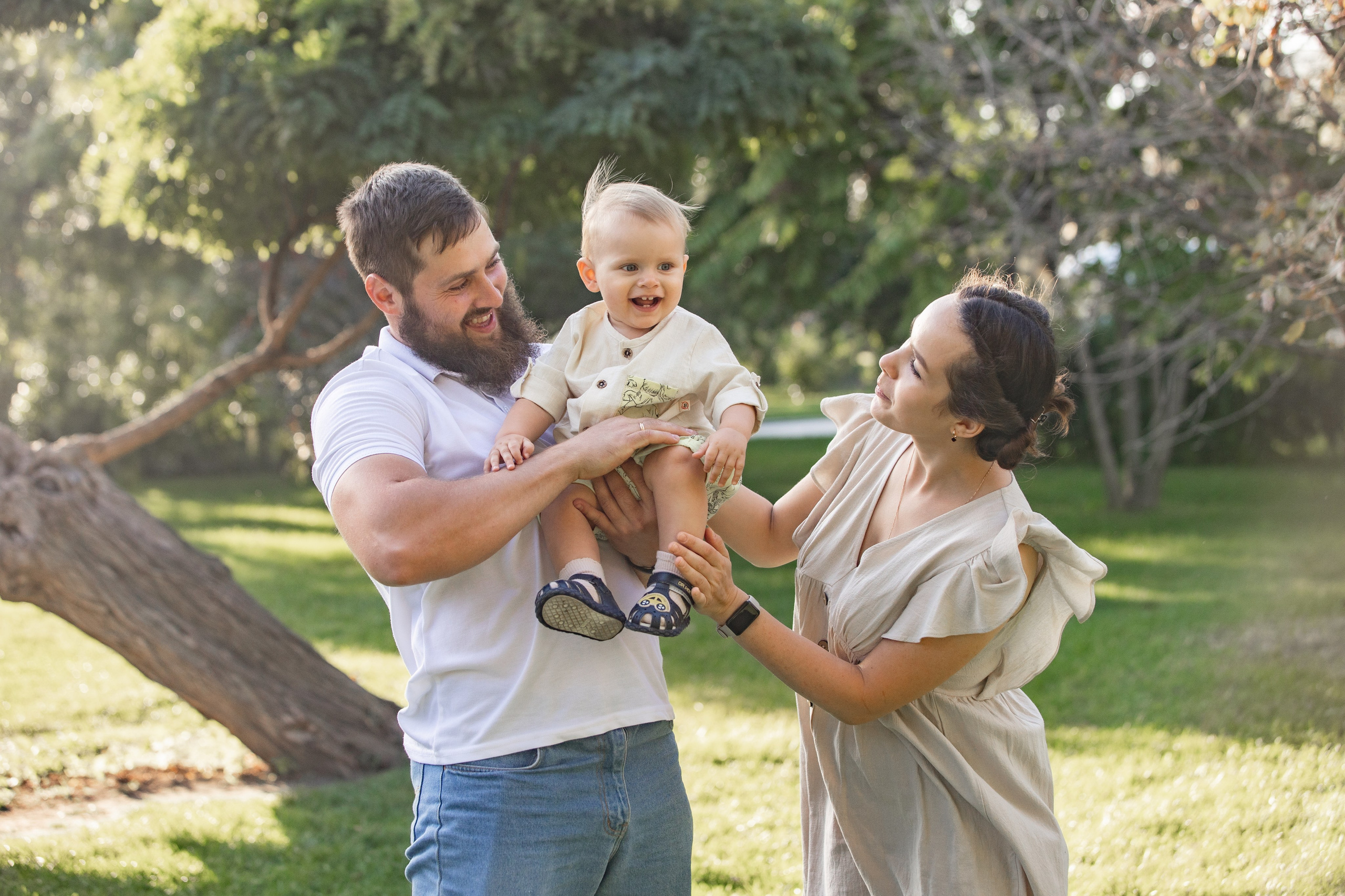 Семейная фотосесия на улице. Фотограф в Астрахани Айлет Утегенова