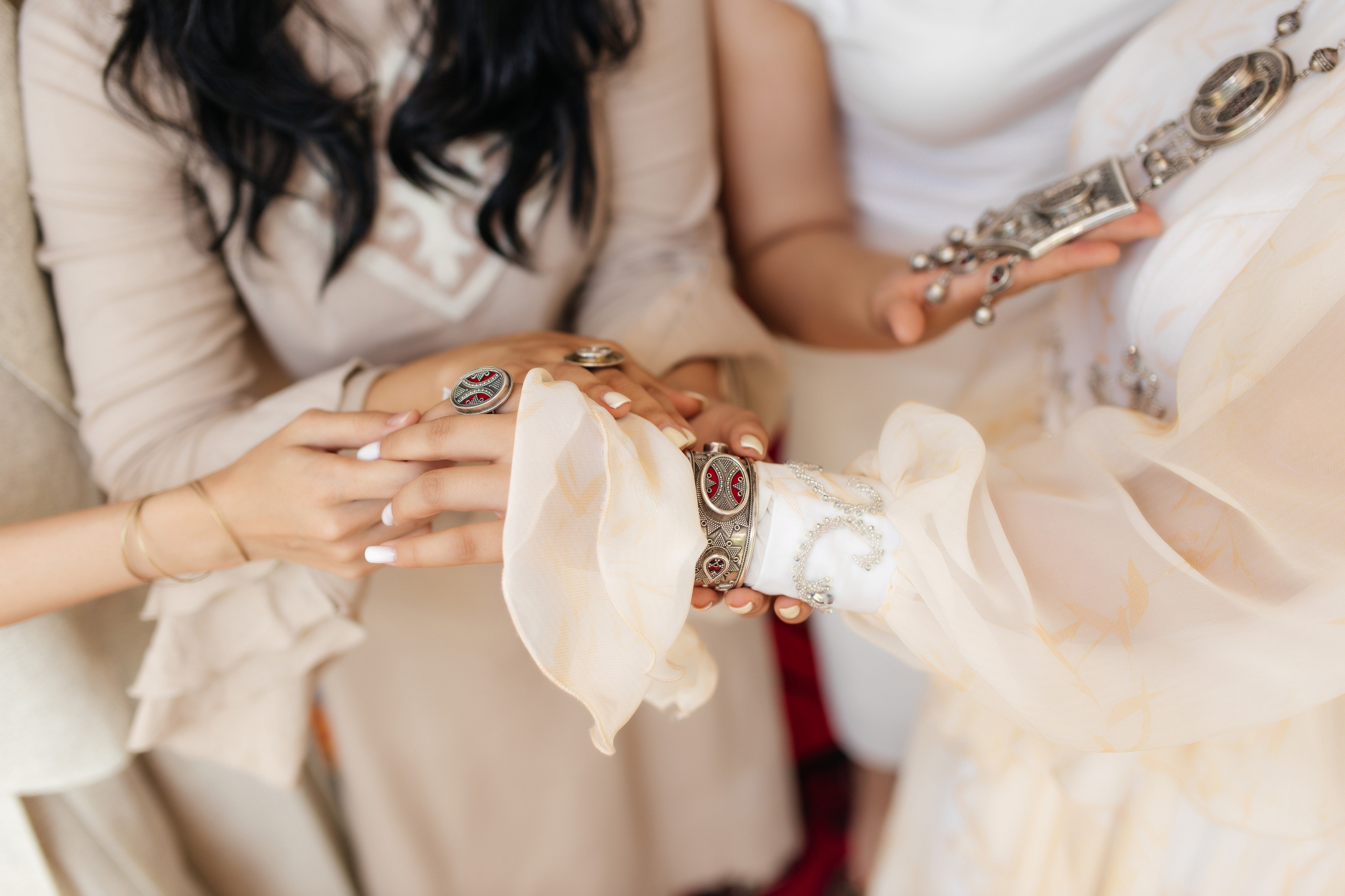 Aynur — syrğa salu. Wedding and Love story Photographer