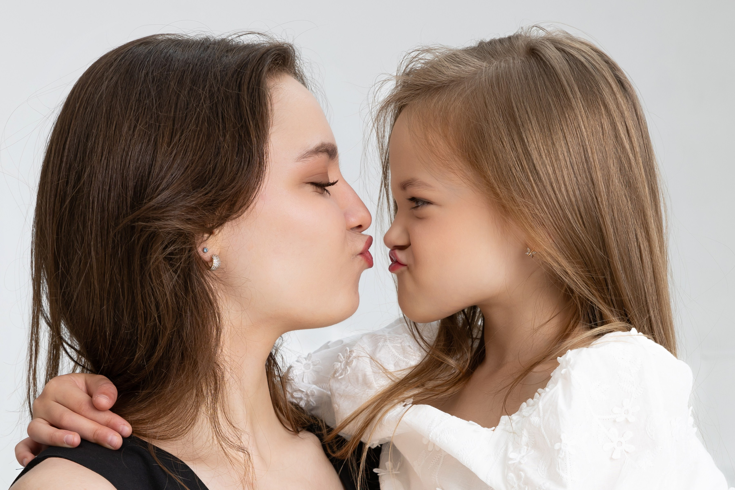 Эмоциональная и элегантная фотосессия мамы с дочками. Трубинова Екатерина | Семейный фотограф | Москва