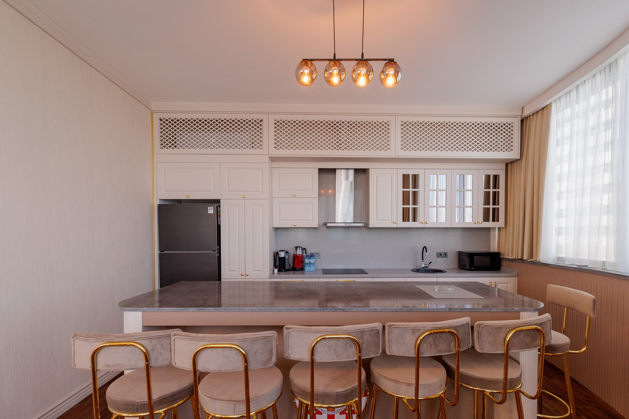 SKY TOWER (METRO CITY). Режиссёр, клипмейкер, фотограф — Андрей Охота