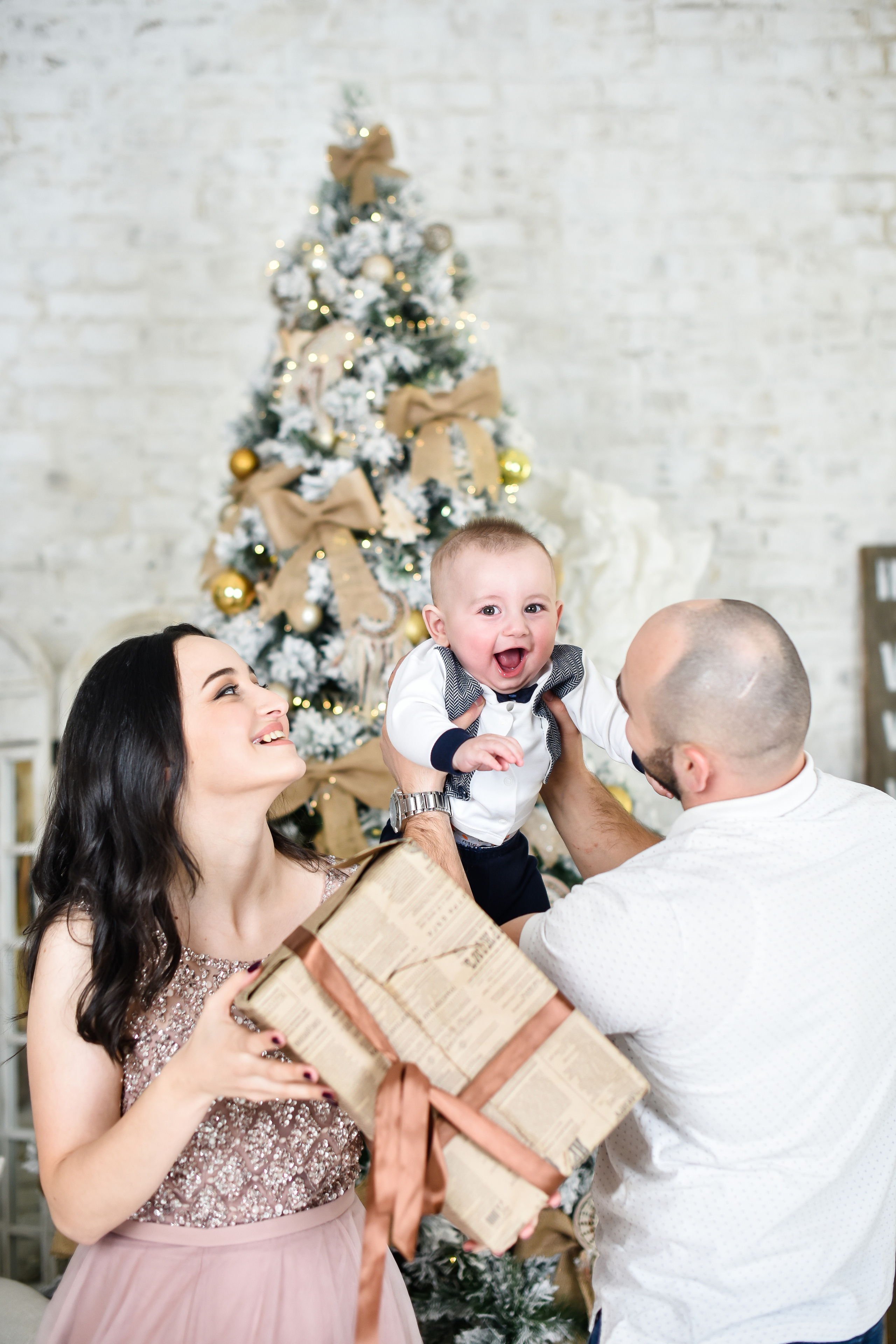 СЕМЕЙНАЯ НОВОГОДНЯЯ. БЭЛЛА. Фотограф для бизнесконтента, репортажей и семейного альбома в Москве