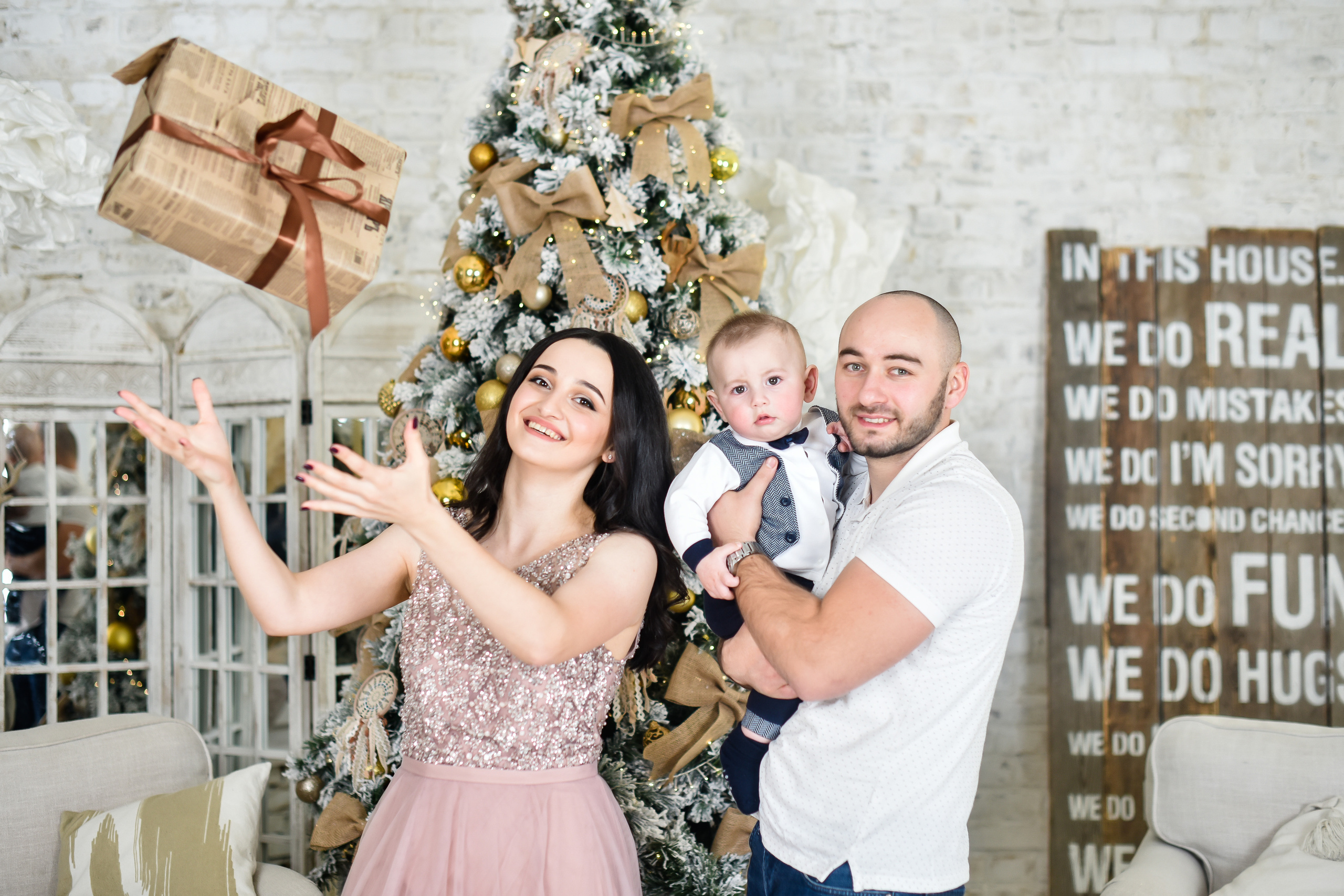 СЕМЕЙНАЯ НОВОГОДНЯЯ. БЭЛЛА. Фотограф для бизнесконтента, репортажей и семейного альбома в Москве