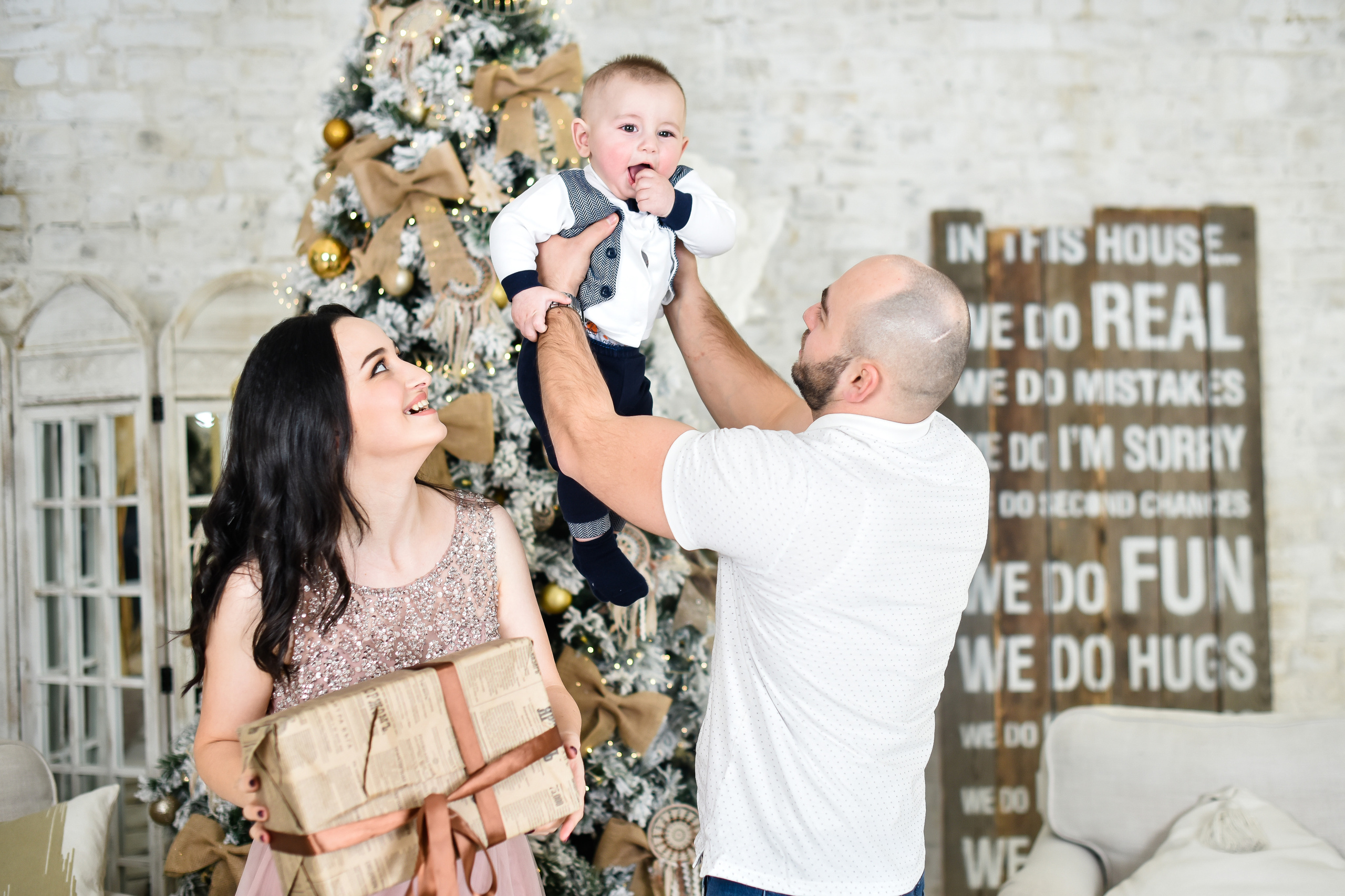 СЕМЕЙНАЯ НОВОГОДНЯЯ. БЭЛЛА. Фотограф для бизнесконтента, репортажей и семейного альбома в Москве
