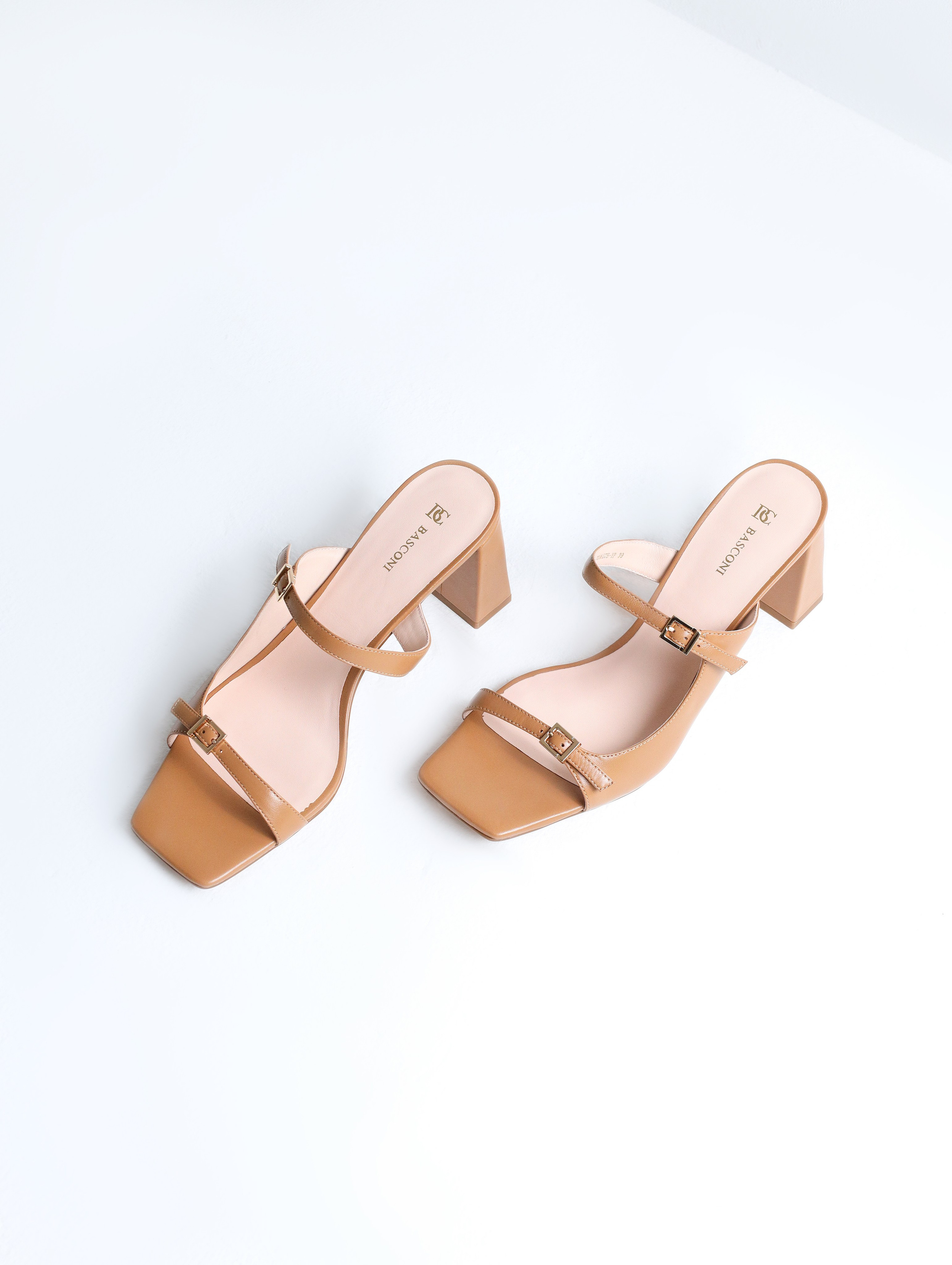 Basconi Summer Y'25. Предметный фотограф Артём Йома