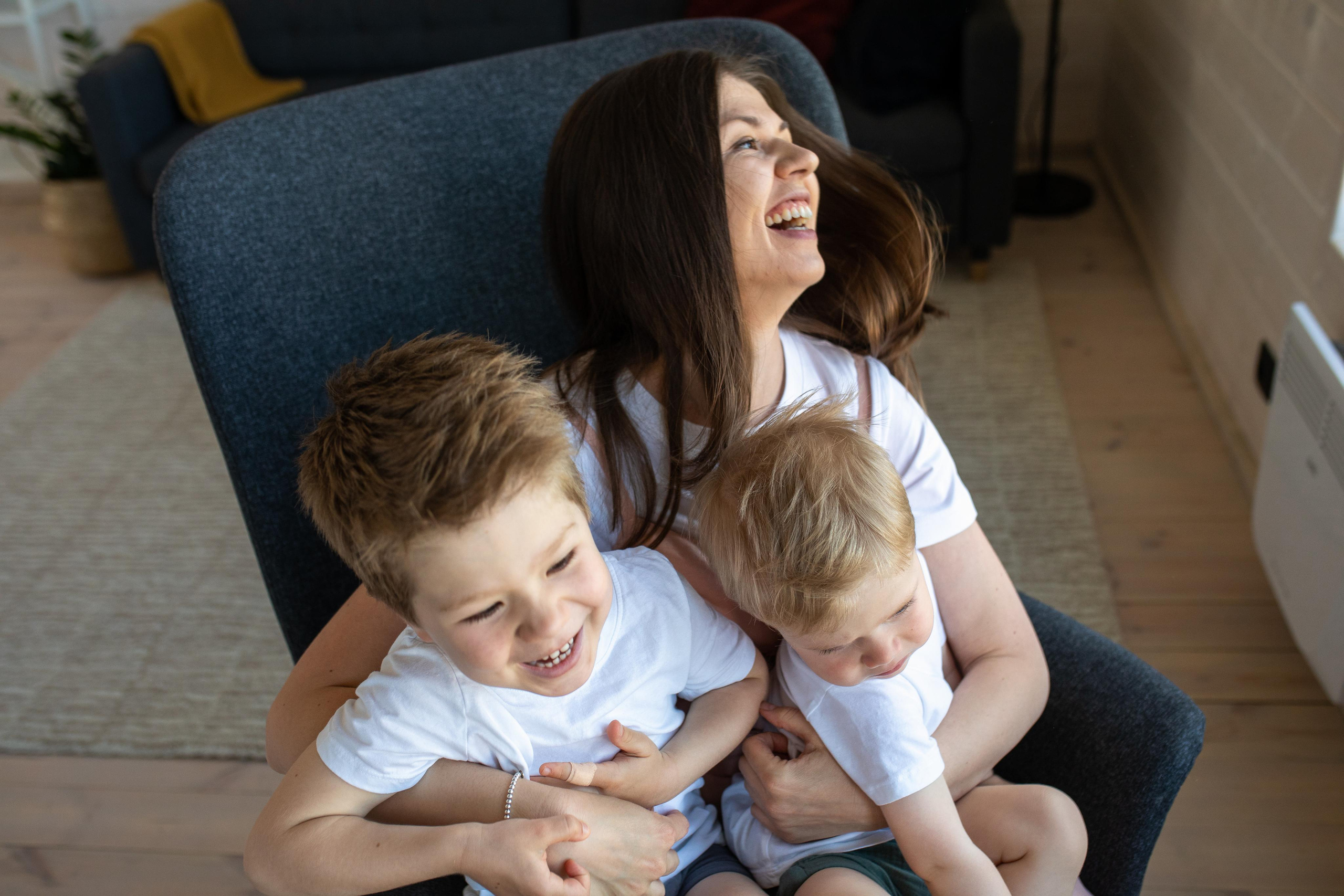 Ирина и Влад с детьми Болотов Дача. Женский семейный фотограф Тула Москва Захарова Анна