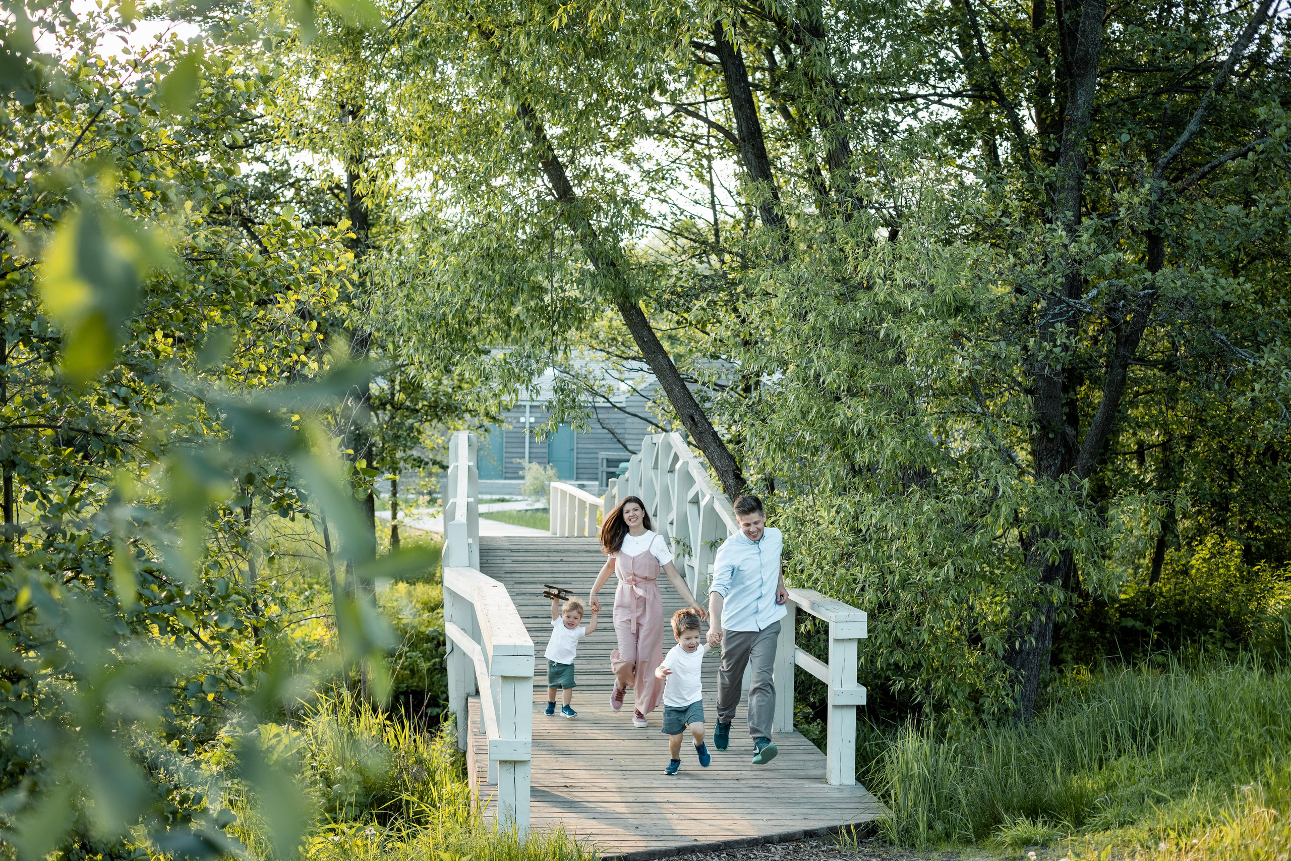 Ирина и Влад с детьми Болотов Дача. Женский семейный фотограф Тула Москва Захарова Анна