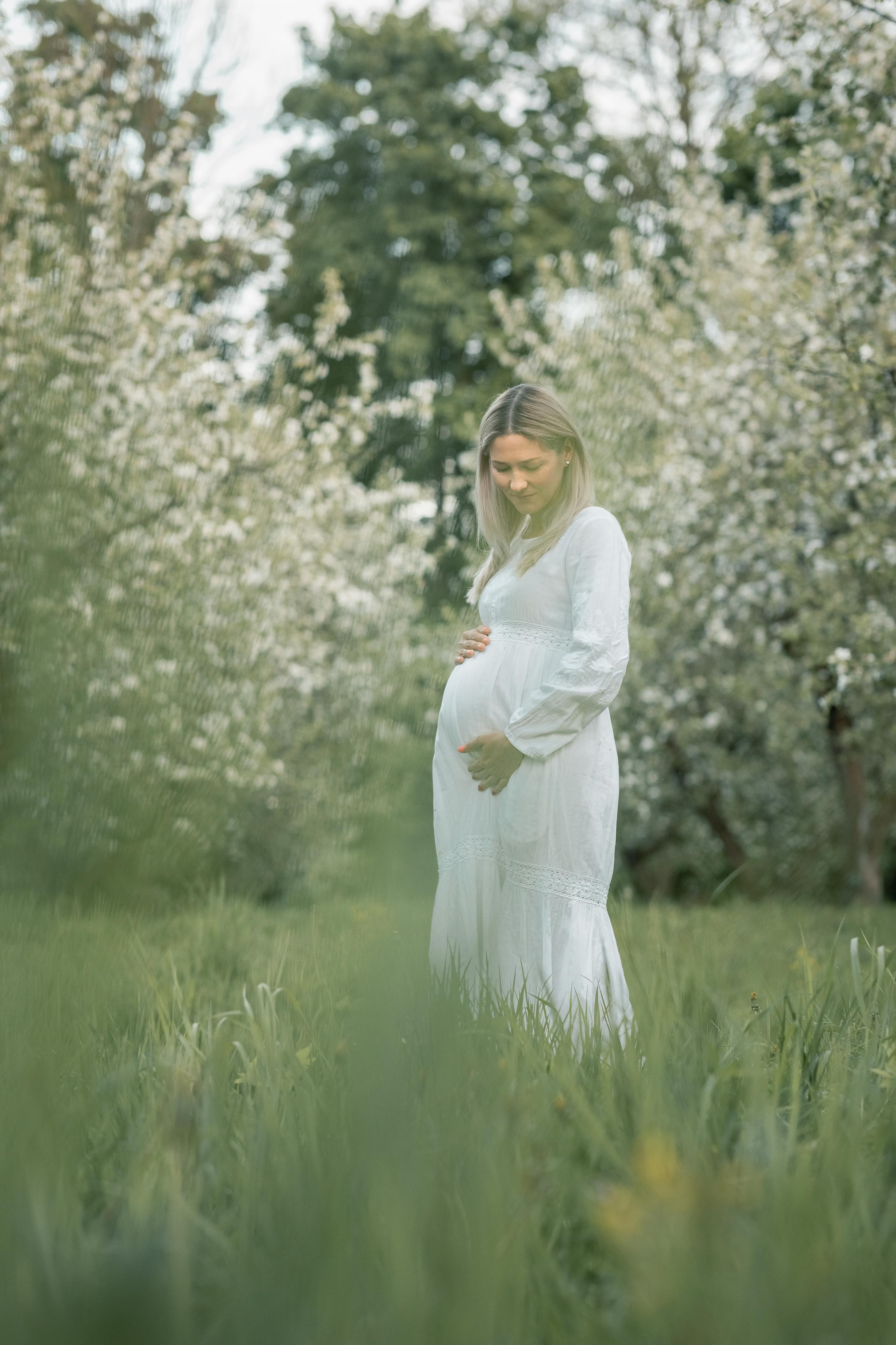 Съемка в цветущих садах. Женский семейный фотограф Тула Москва Захарова Анна