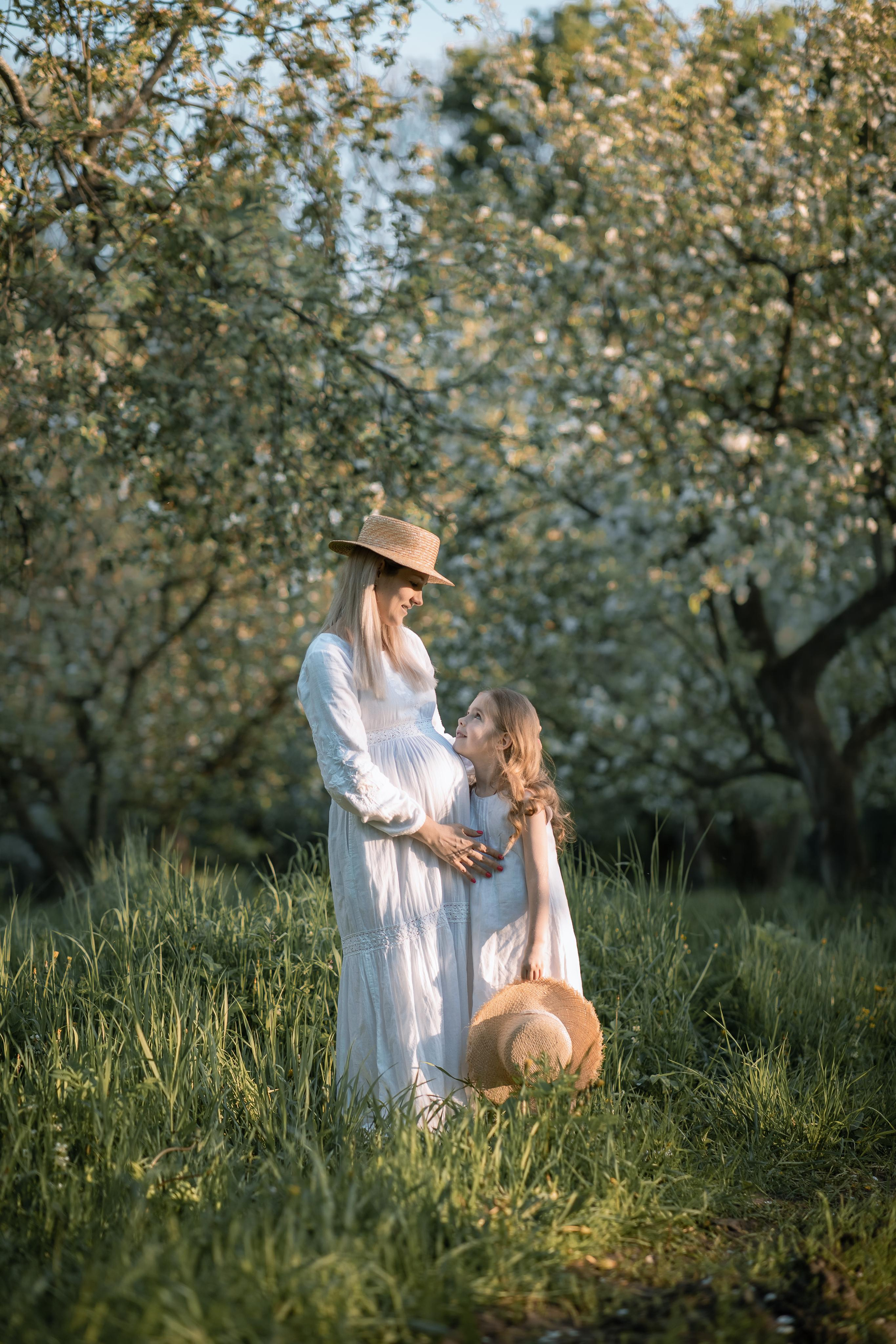 Съемка в цветущих садах. Женский семейный фотограф Тула Москва Захарова Анна