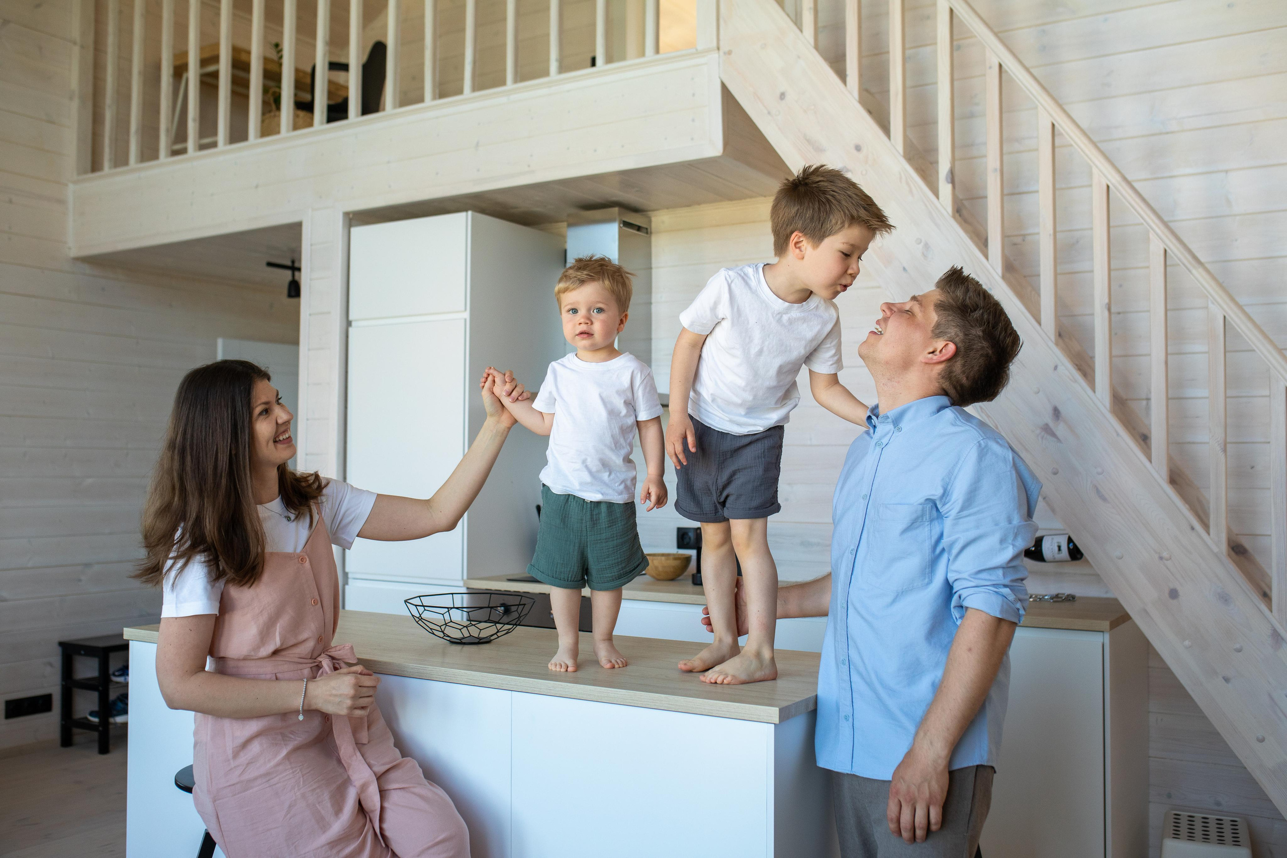 Ирина и Влад с детьми Болотов Дача. Женский семейный фотограф Тула Москва Захарова Анна