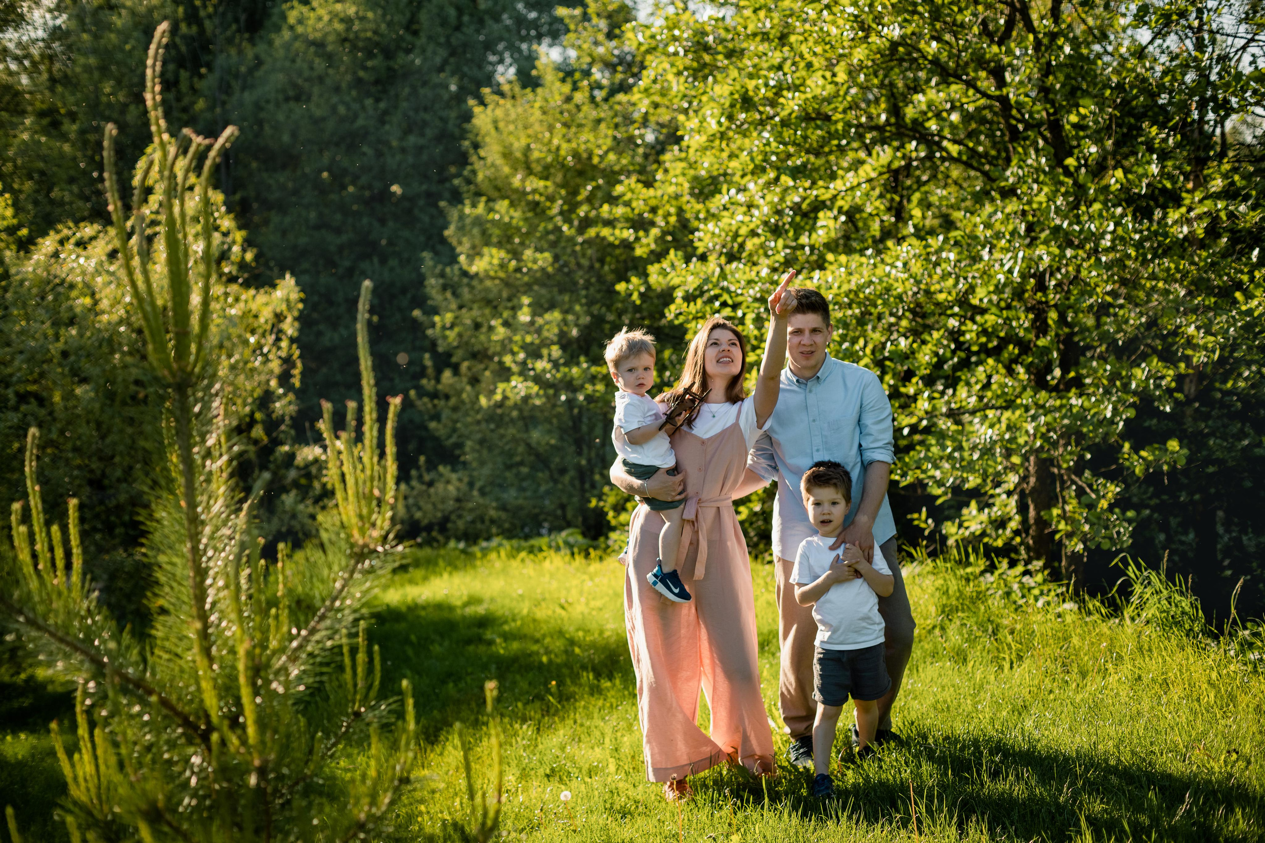Ирина и Влад с детьми Болотов Дача. Женский семейный фотограф Тула Москва Захарова Анна