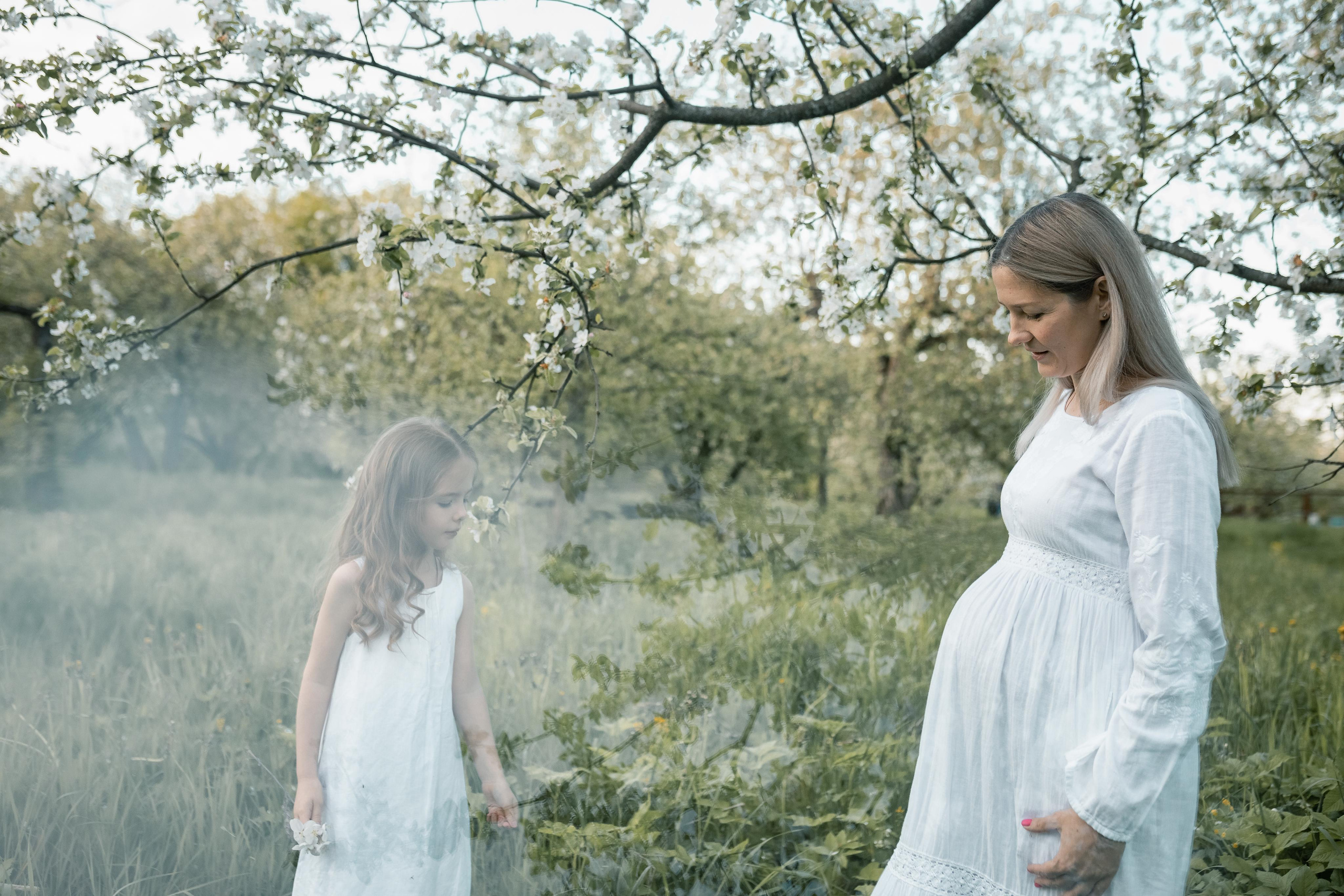 Съемка в цветущих садах. Женский семейный фотограф Тула Москва Захарова Анна