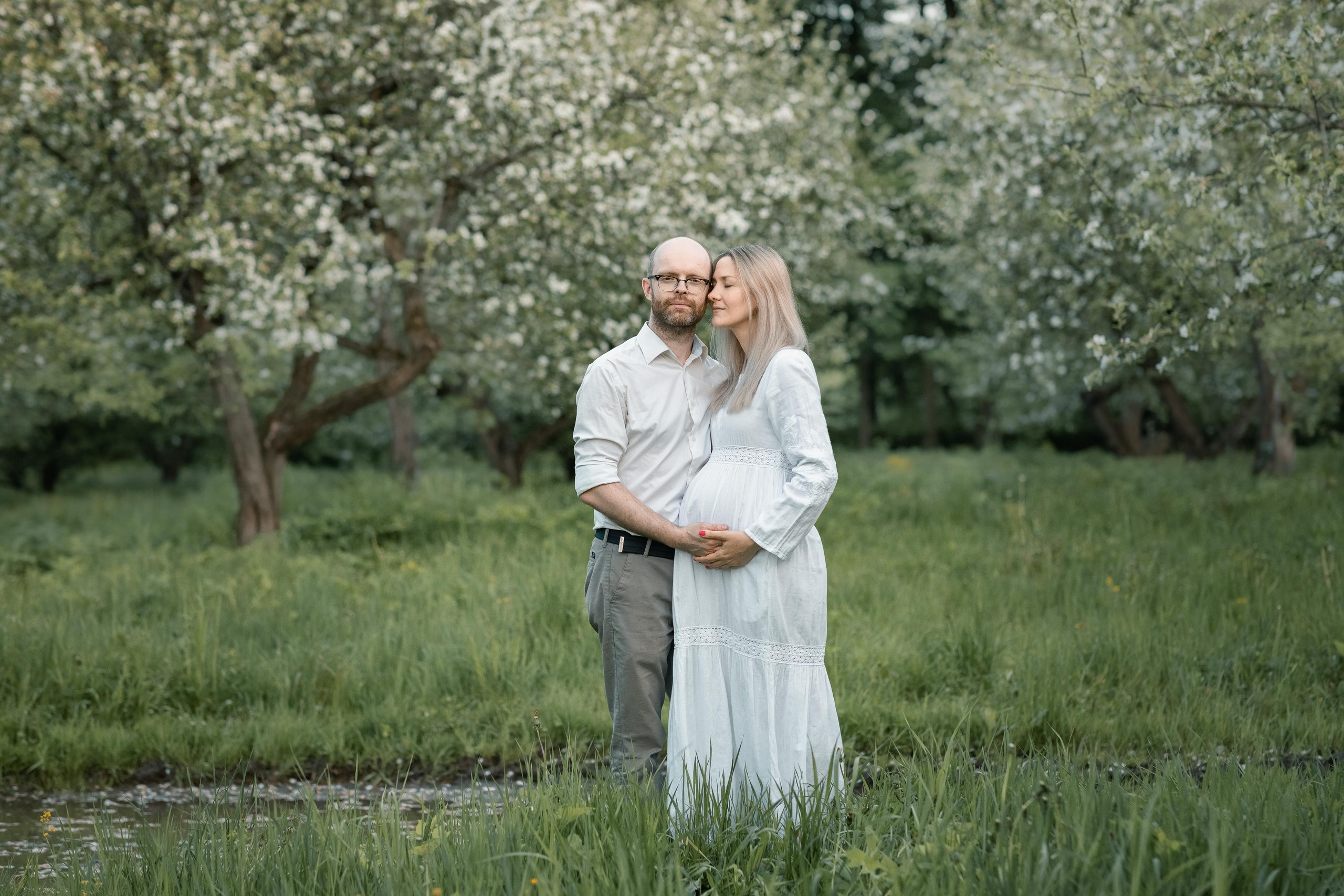 Съемка в цветущих садах. Женский семейный фотограф Тула Москва Захарова Анна