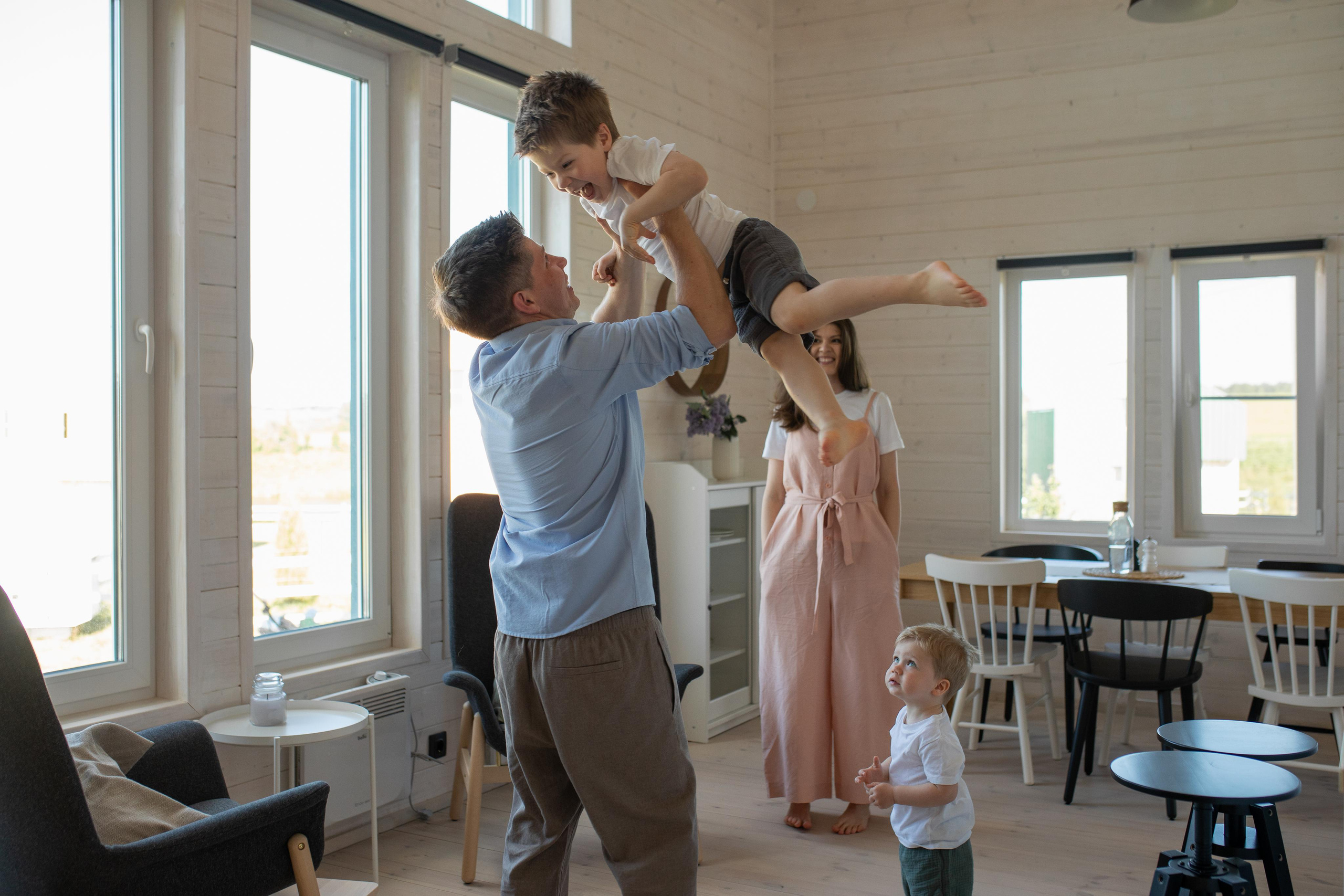 Ирина и Влад с детьми Болотов Дача. Женский семейный фотограф Тула Москва Захарова Анна