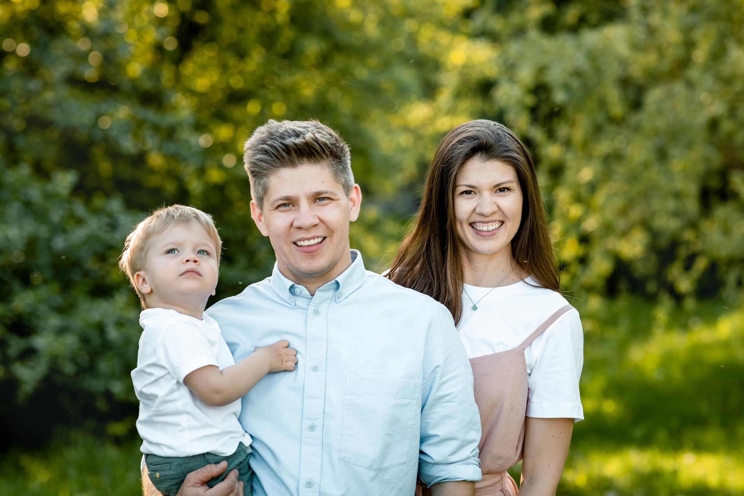 Ирина и Влад с детьми Болотов Дача. Женский семейный фотограф Тула Москва Захарова Анна