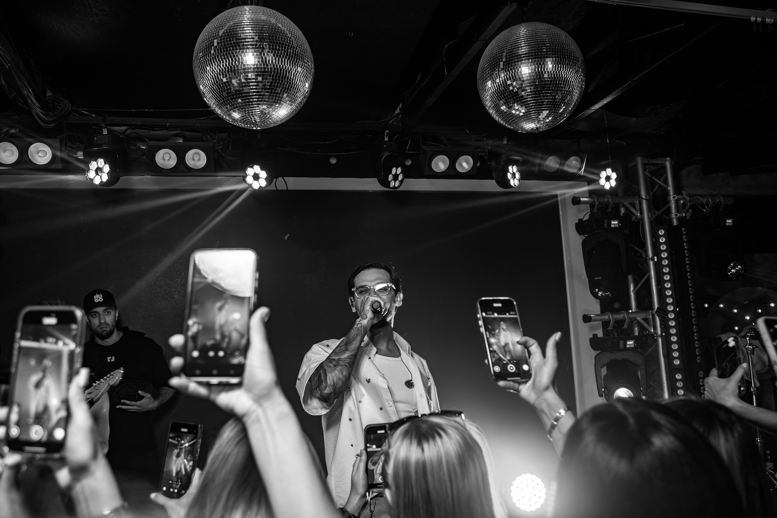 «МИША МАРВИН"_Чайка на пляже_Ялта_14.06.2025. Аминов Руслан | Фотограф