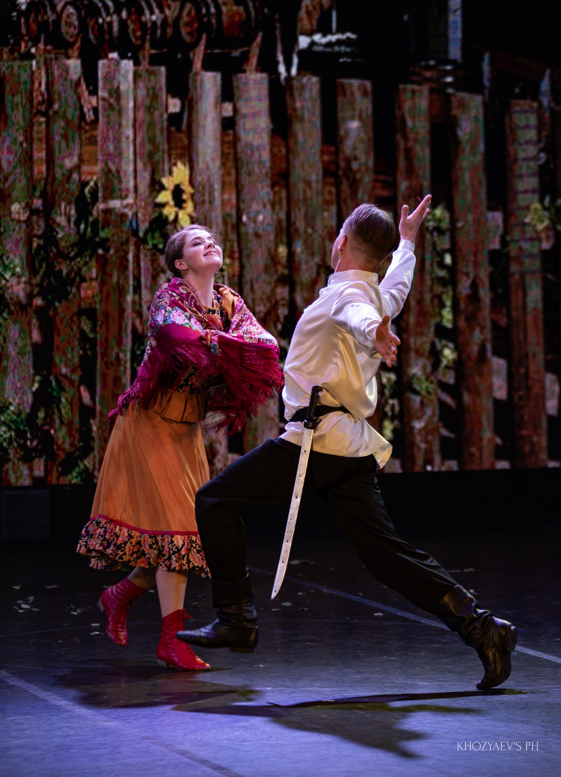 Отчетный концерт Ансамбля танца «Вольный Ветер». Фотограф в Нижнем Новгороде, Дзержинске Олеся Хозяева