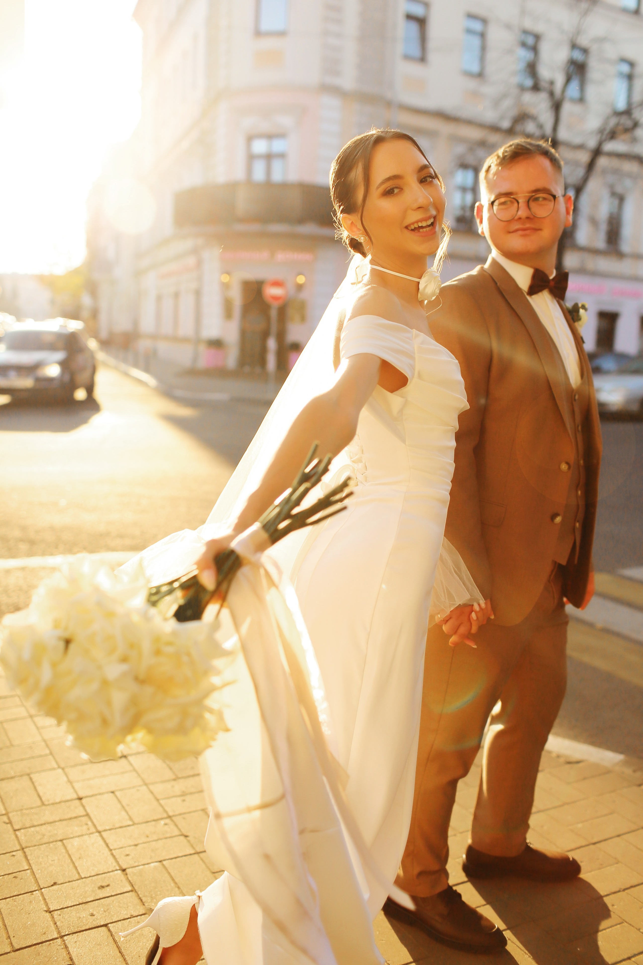 Свадебная осенняя фотосессия Ивана и Лидии в городе. Свадебный и репортажный фотограф в Ярославле и Санкт-Петербурге Роман Микрюков