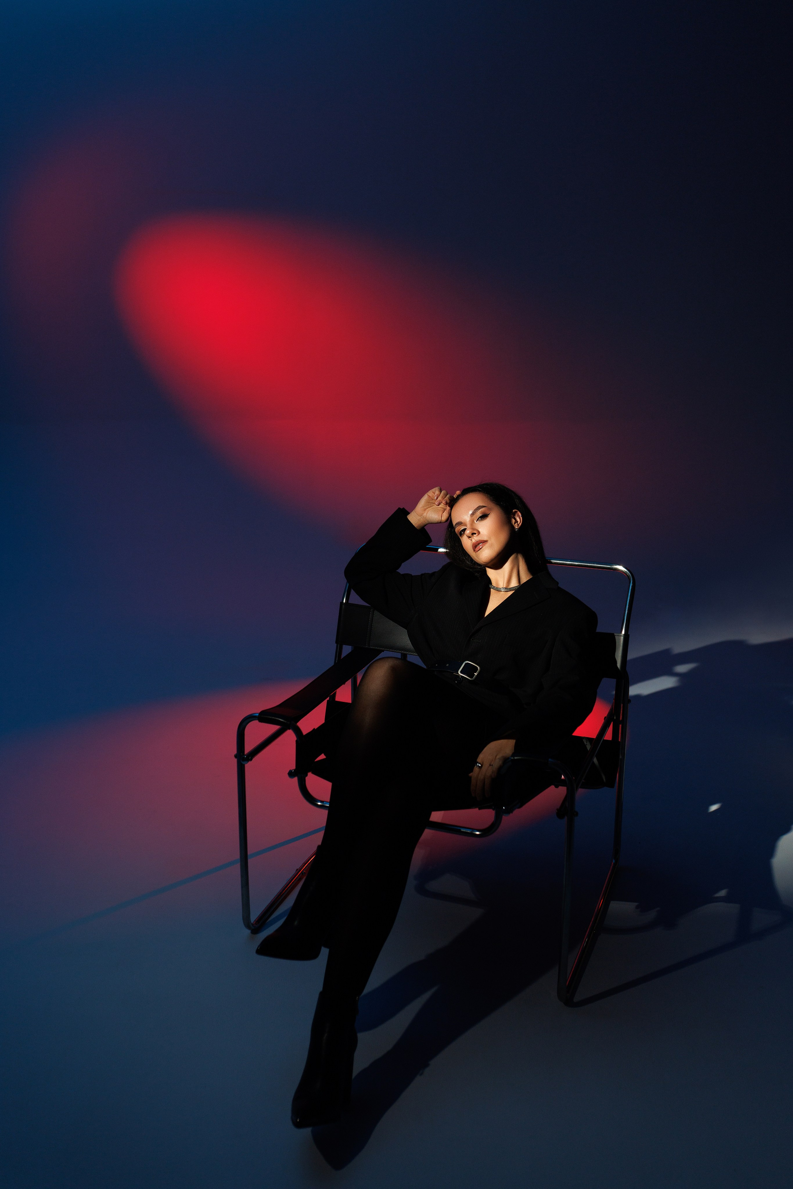 Цветной свет и фигуры. Фотограф Минск