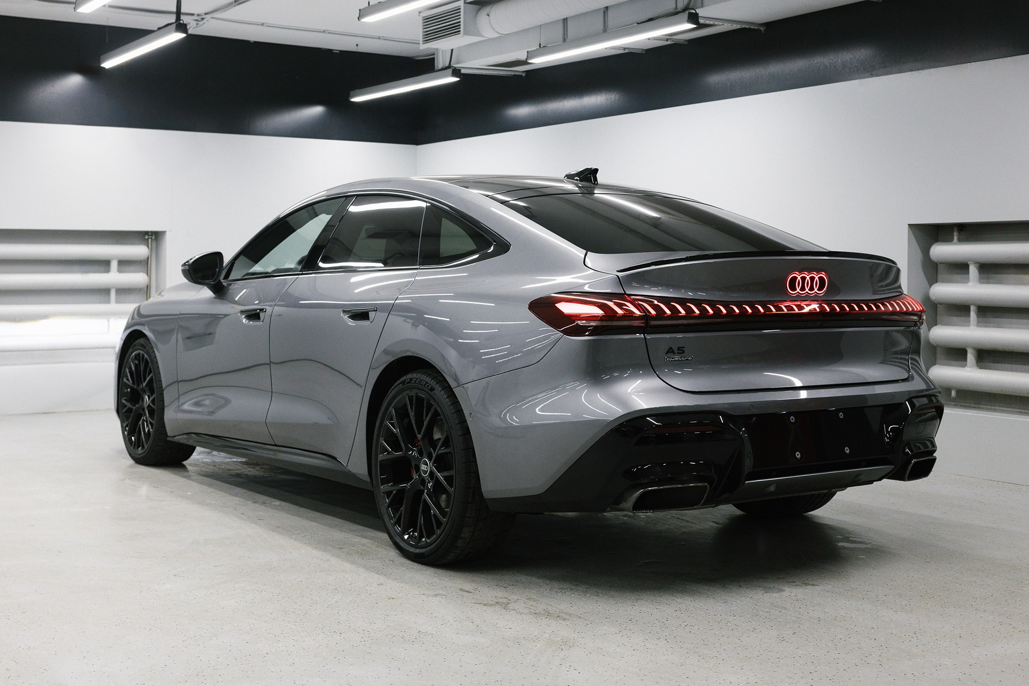 Audi A5  40 TFSI 2.0 quattro S tronic (204 л. с.). Автосалон «Х-Авто»