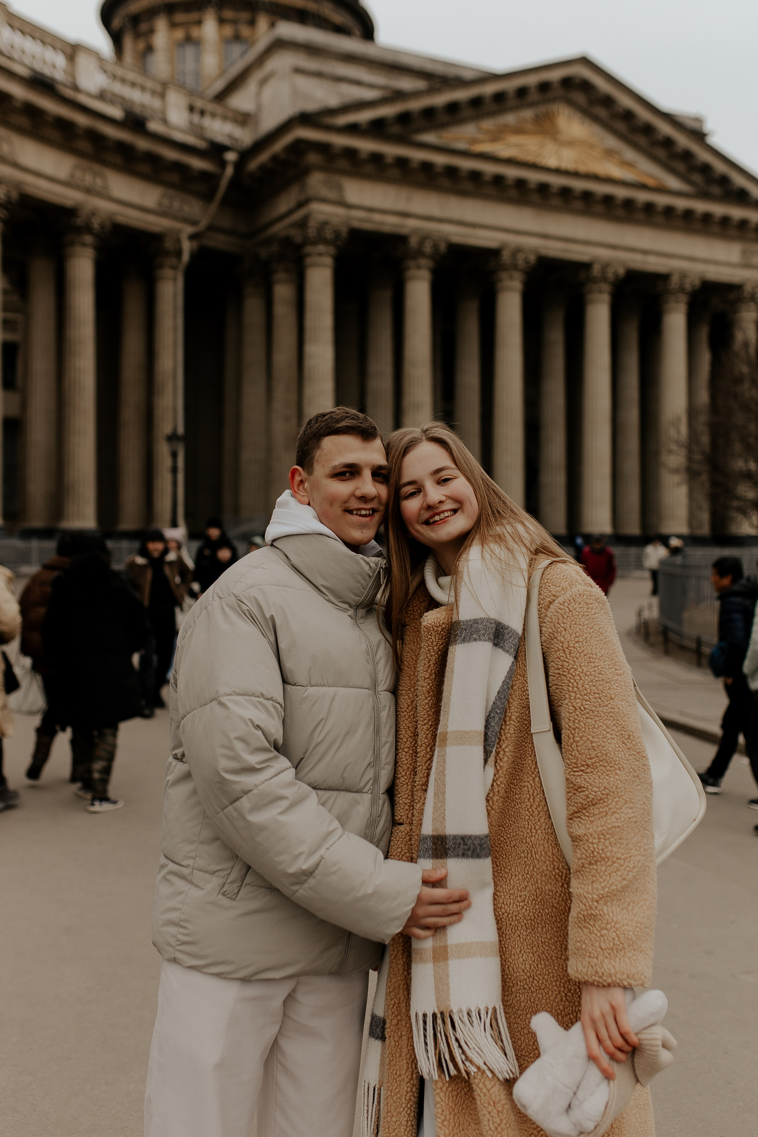 Лавстори у Казанского собора. Фотограф в Санкт-Петербурге Лиза Семченкова