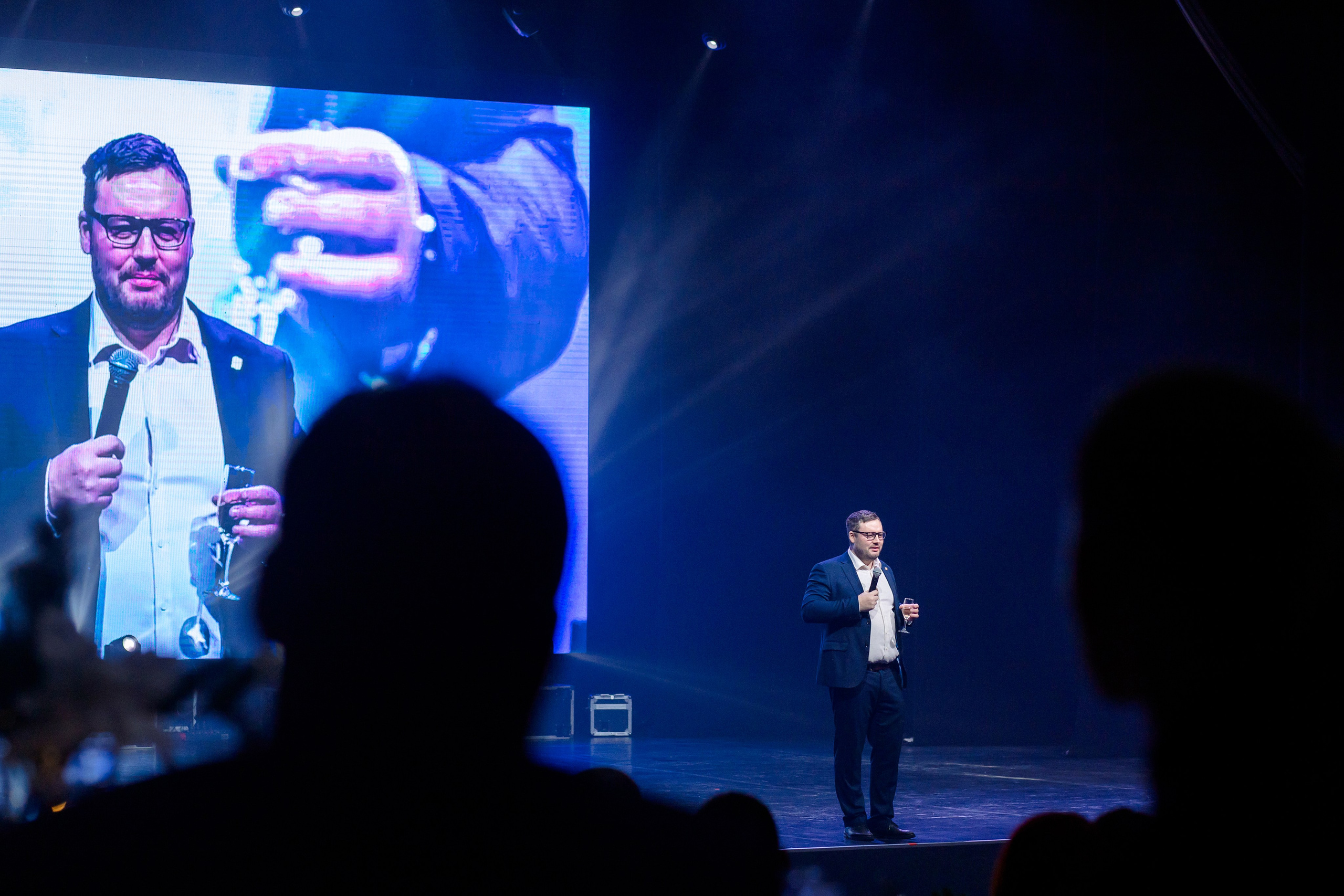 РЕПОРТАЖ: НОВЫЙ ГОД В ДК МЕТАЛЛУРГ. Профессиональный фотограф в Ижевске Леша Петров