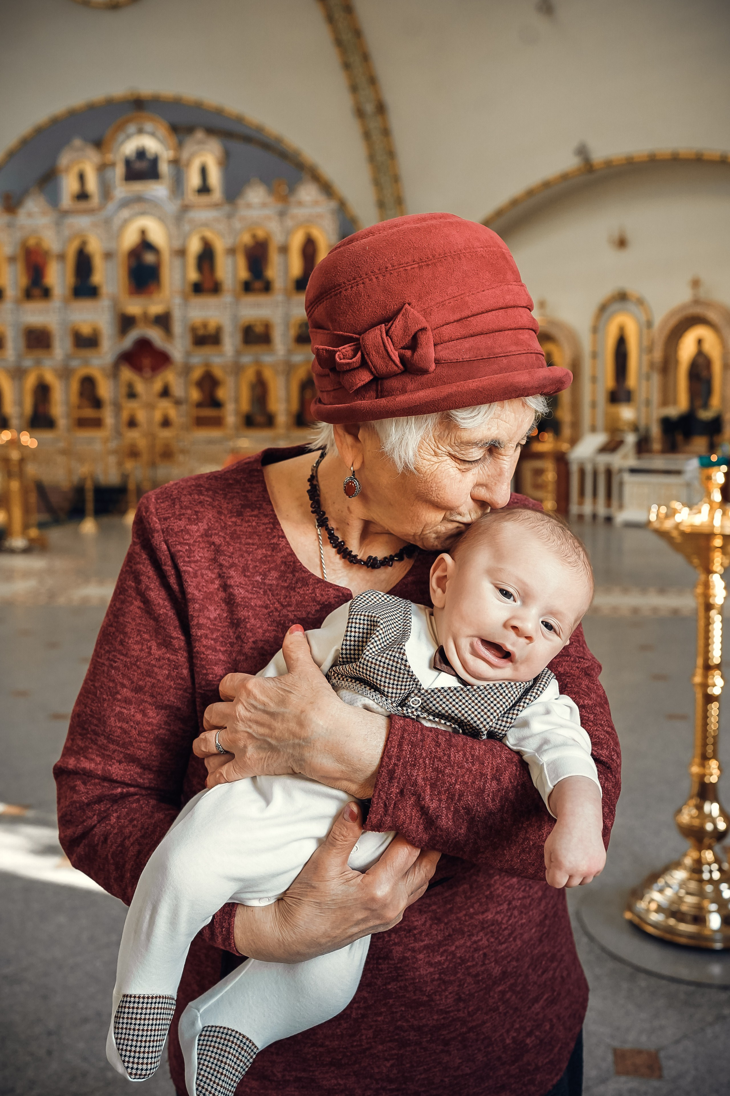 Крещение Иосифа. Патриаршее Подворье. Семейный фотограф и фотограф на таинства в Москве Юлия Калайджян