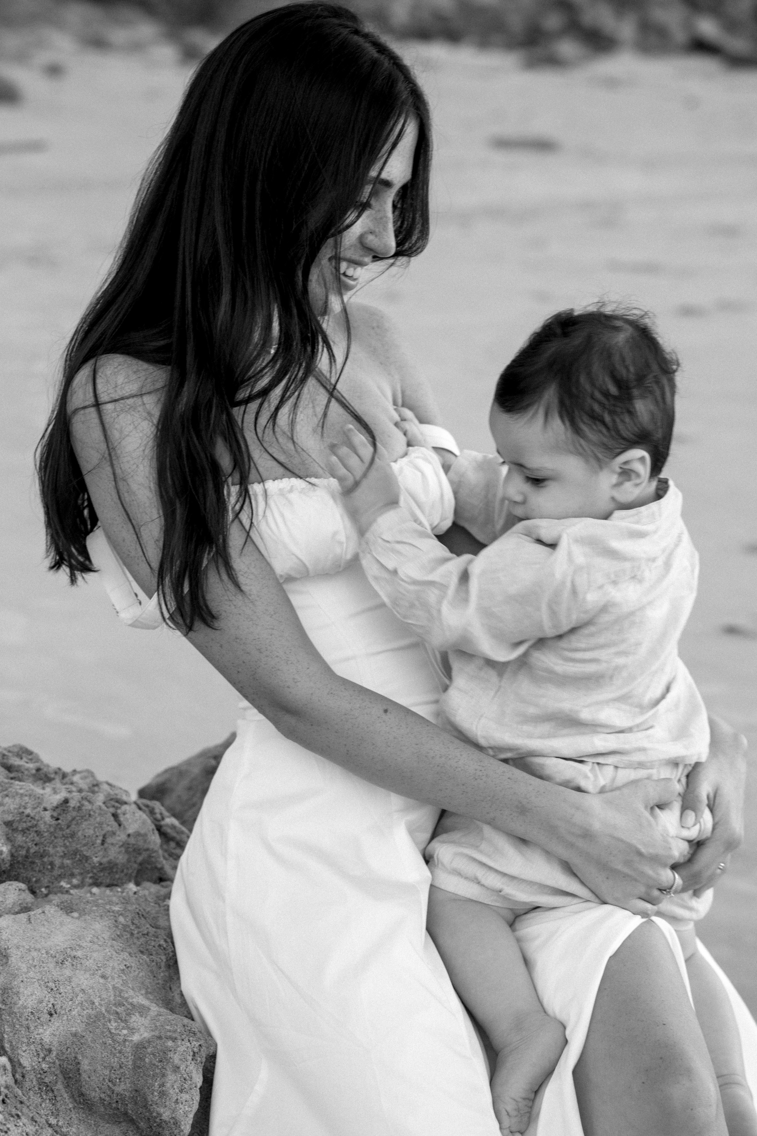 First year family photos near the sea. Главная