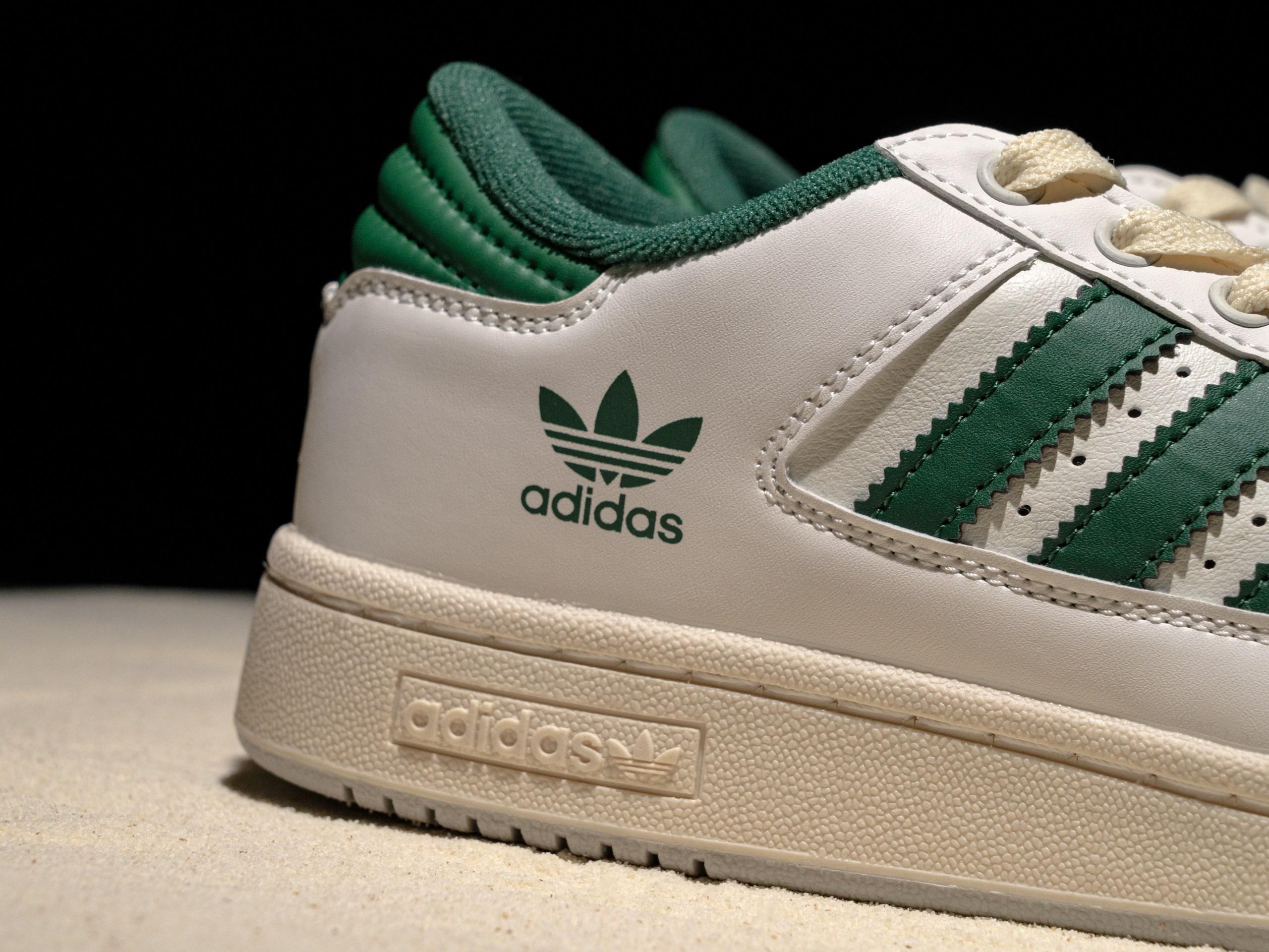 Фотосъёмка обуви в карточку товаров 