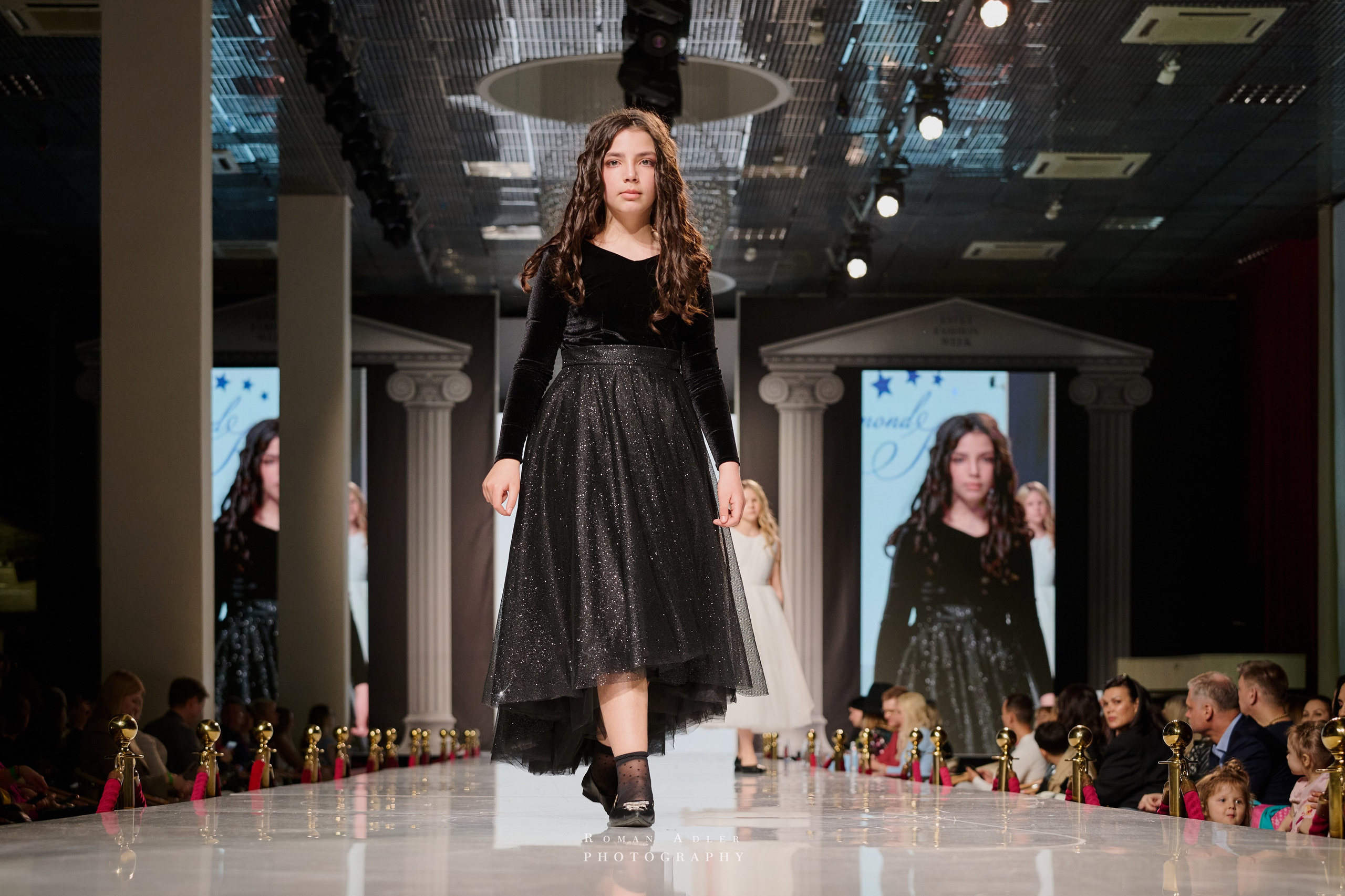 ESTET FASHION WEEK ВЕСНА — 2025. Фотограф Роман Адлер