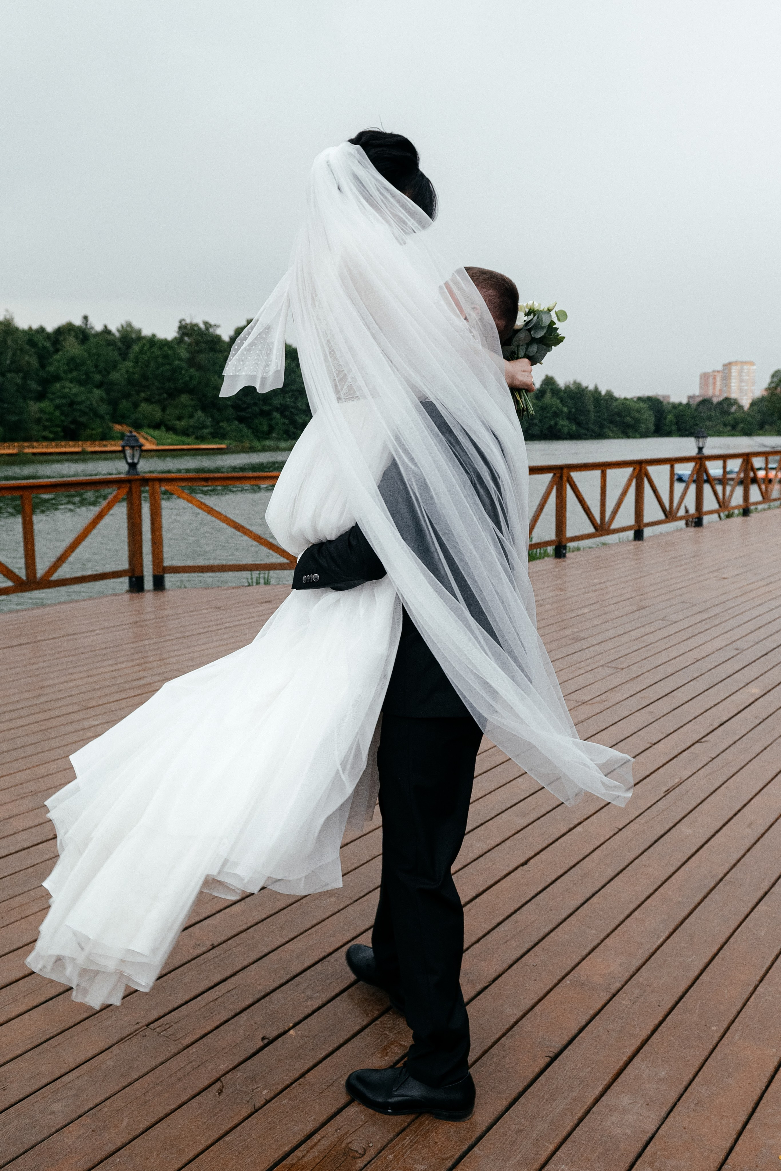 Свадьба с венчанием в Щелково. Прогулка в Гребнево, ресторан Кинза, отель Премиум. Свадебный и семейный фотограф Виктория Носачёва. Щелково, Москва и МО