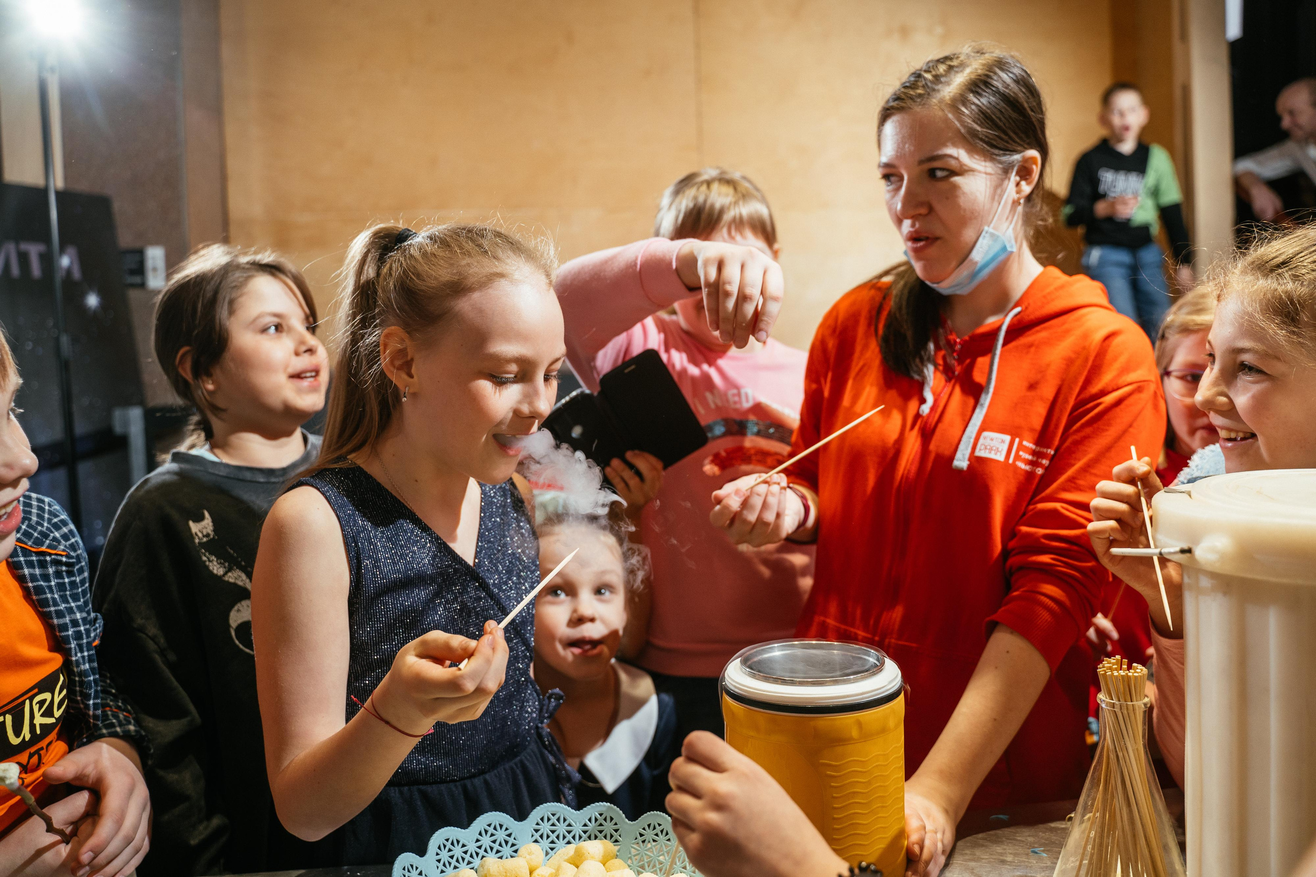 День рождения Вари в Ньютон-парке. Выпускные альбомы для детского сада и школы в Красноярске Мария Русяев