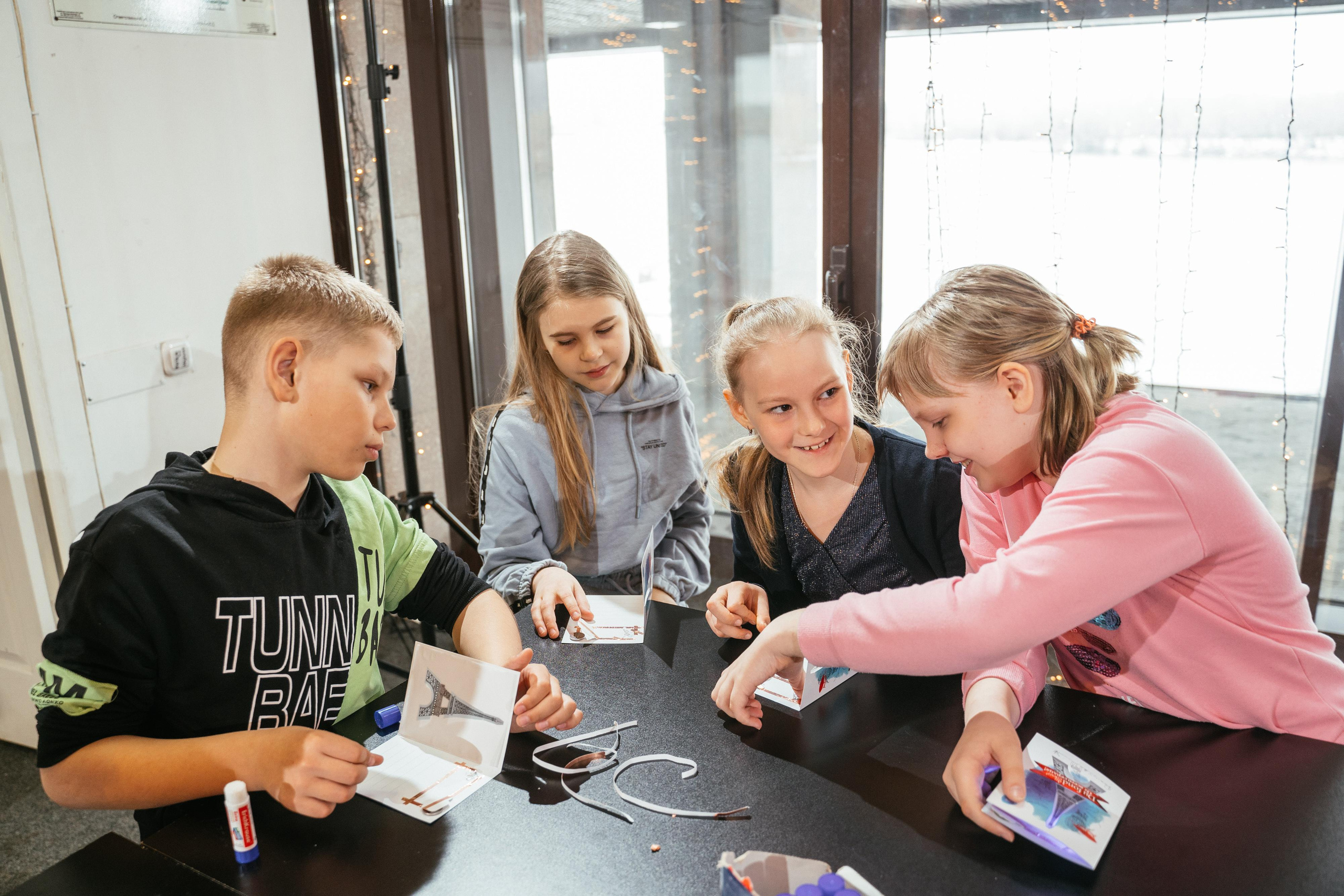 День рождения Вари в Ньютон-парке. Выпускные альбомы для детского сада и школы в Красноярске Мария Русяев