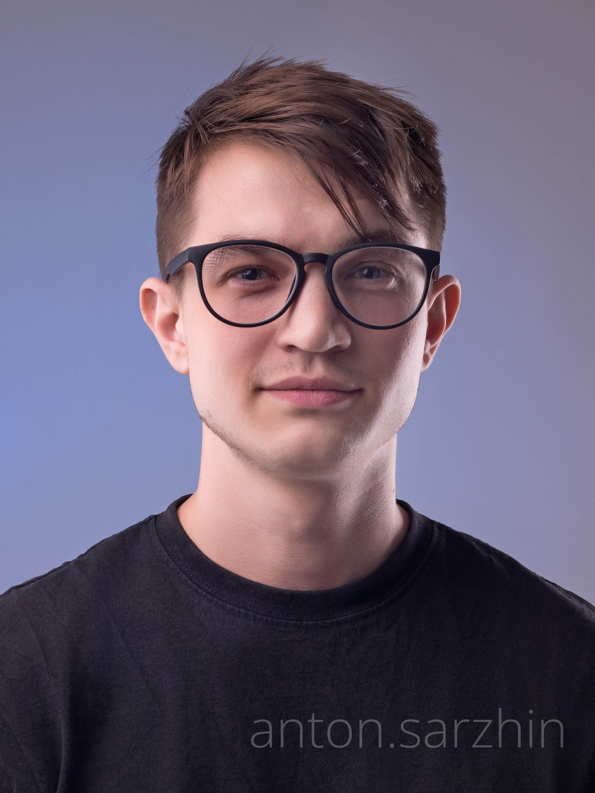 Студийный портрет парня