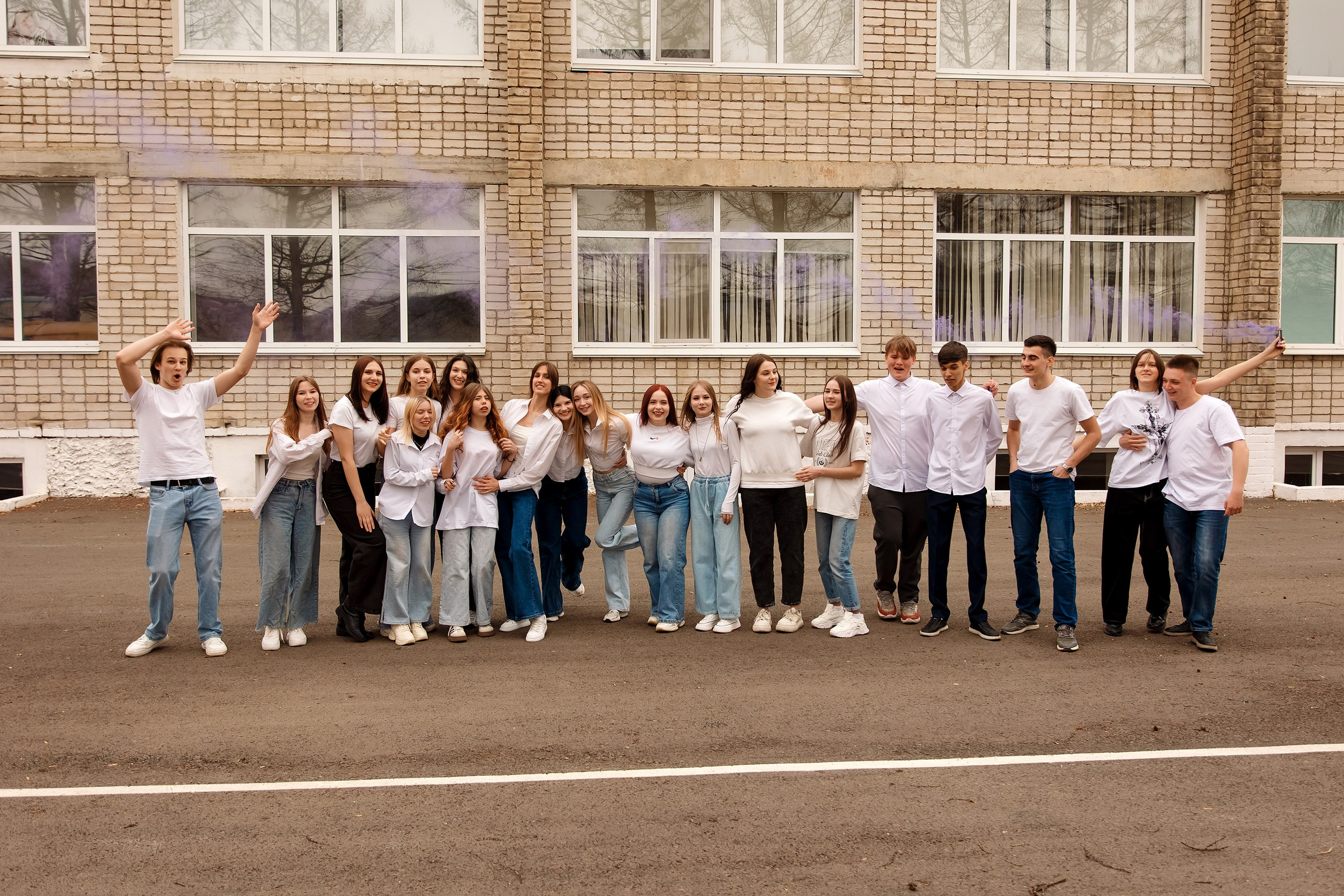 11 класс с. Барабаш. Фотограф Любовь Корниенко, Примоский край