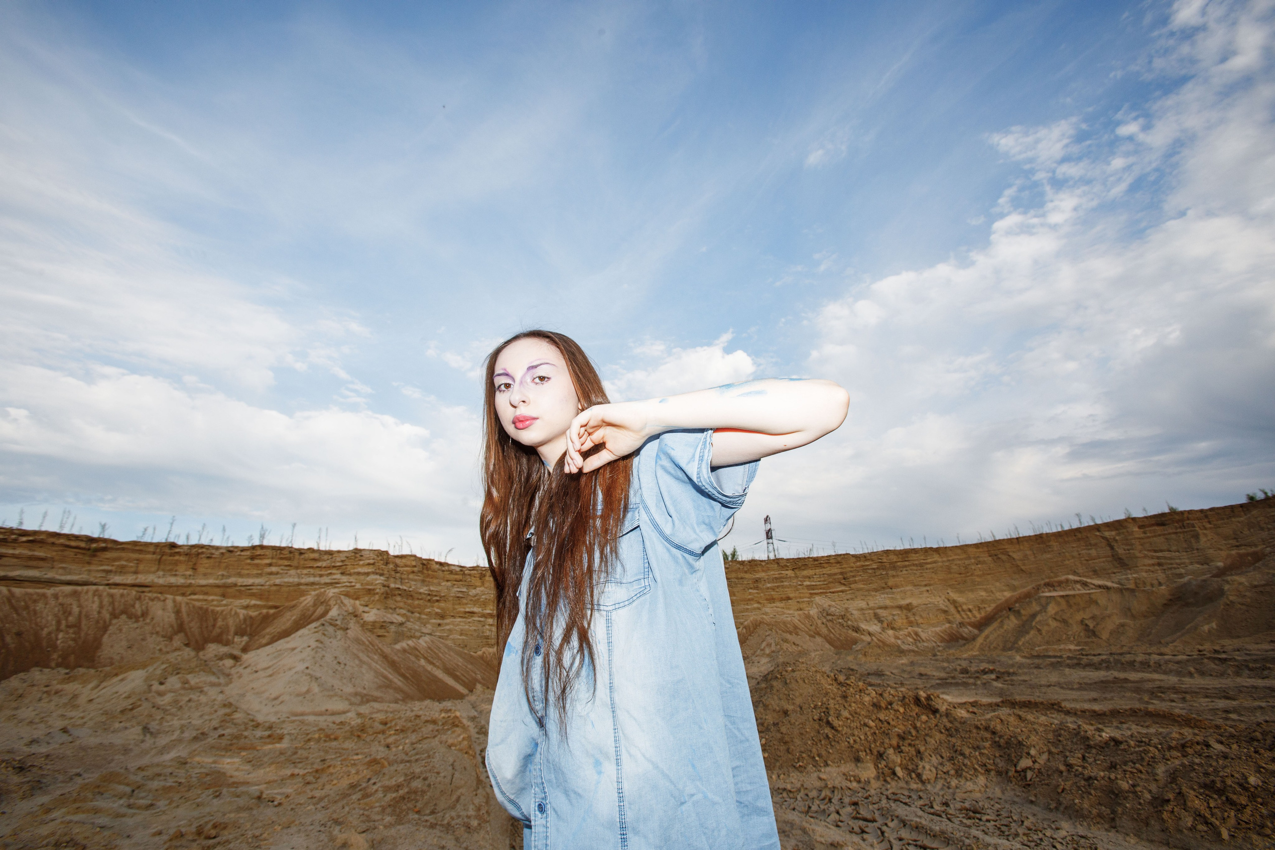 Художник в песках. Фотограф Екатерина Козловская