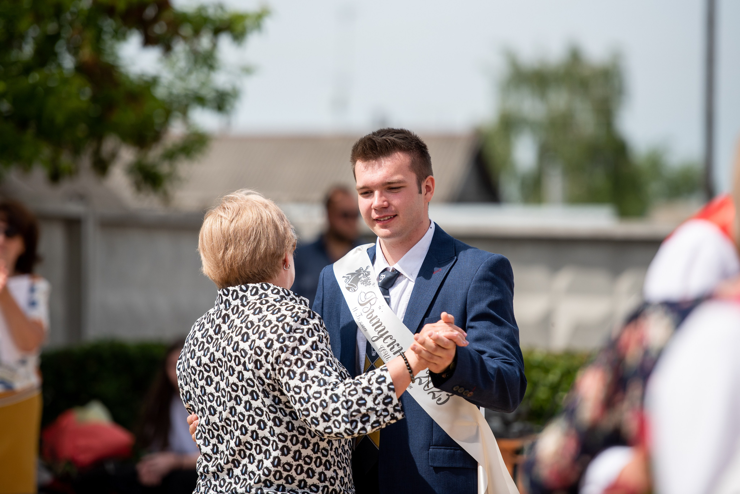 Выпускные школ. Свадебный и репортажный фотограф