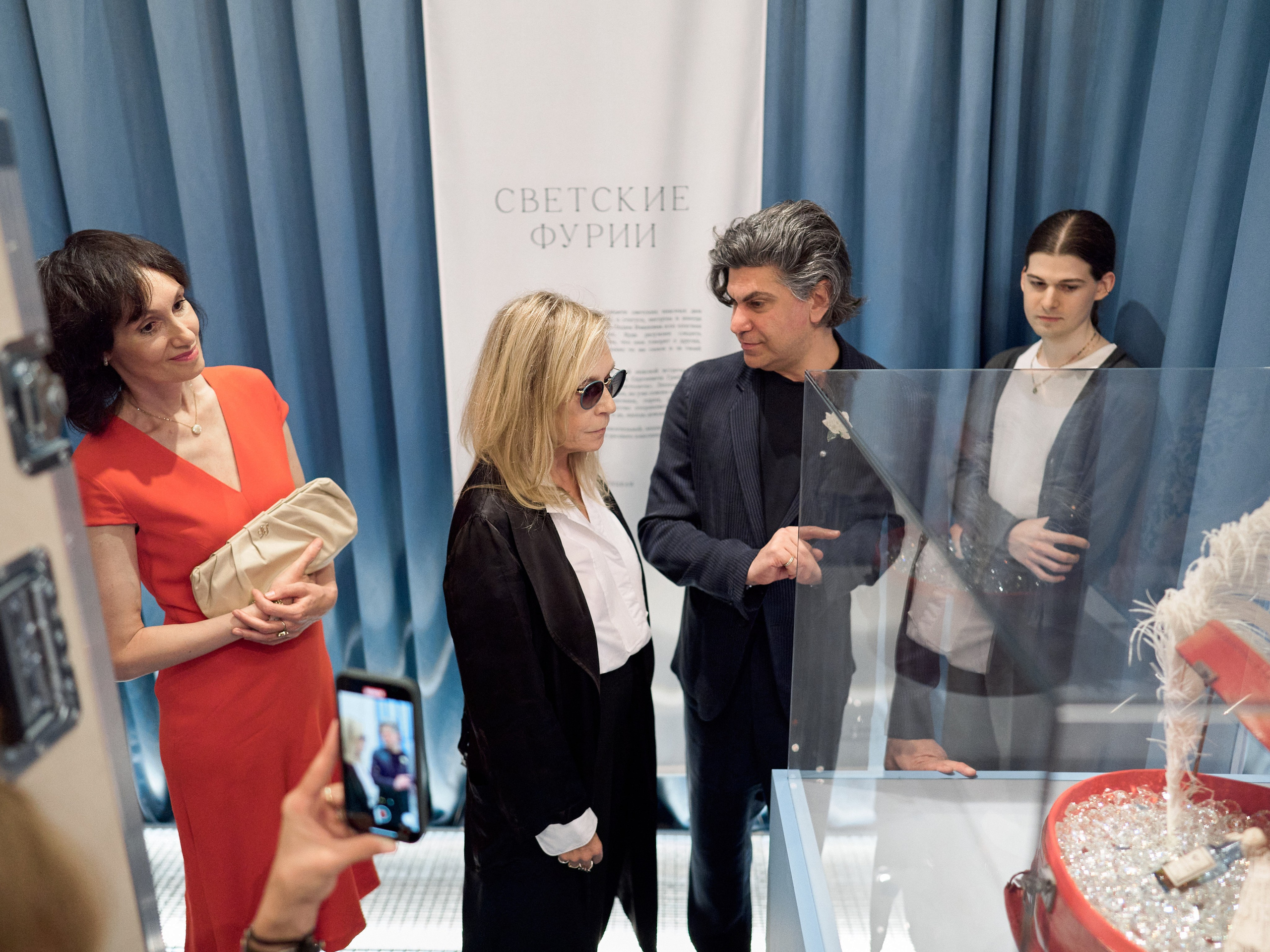 Выставка «Тайны Карениной»