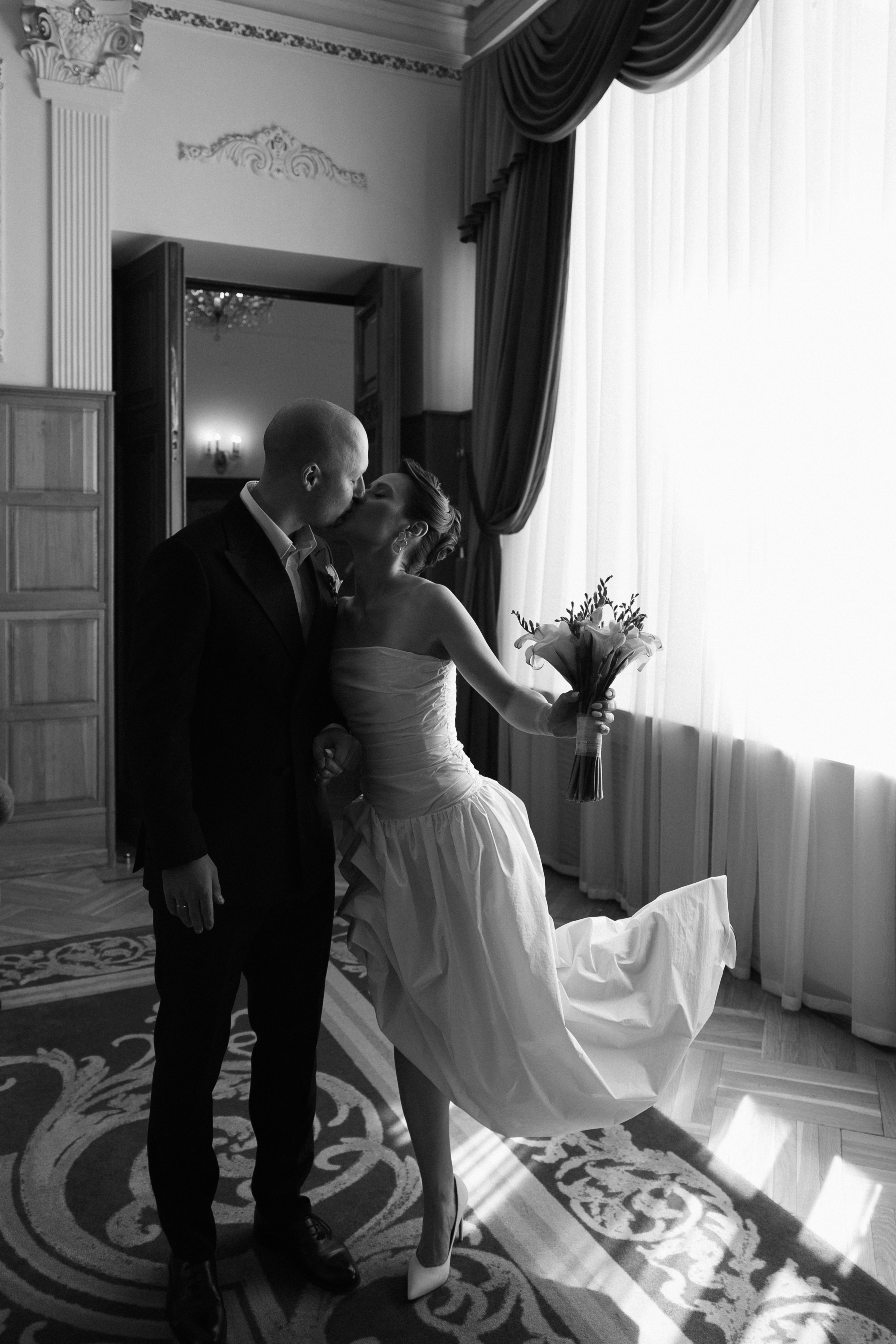 Лиза и Виталий | роспись в Грибоедовском + Аптекарский ог. Свадебный фотограф Москва Анастасия Храмова