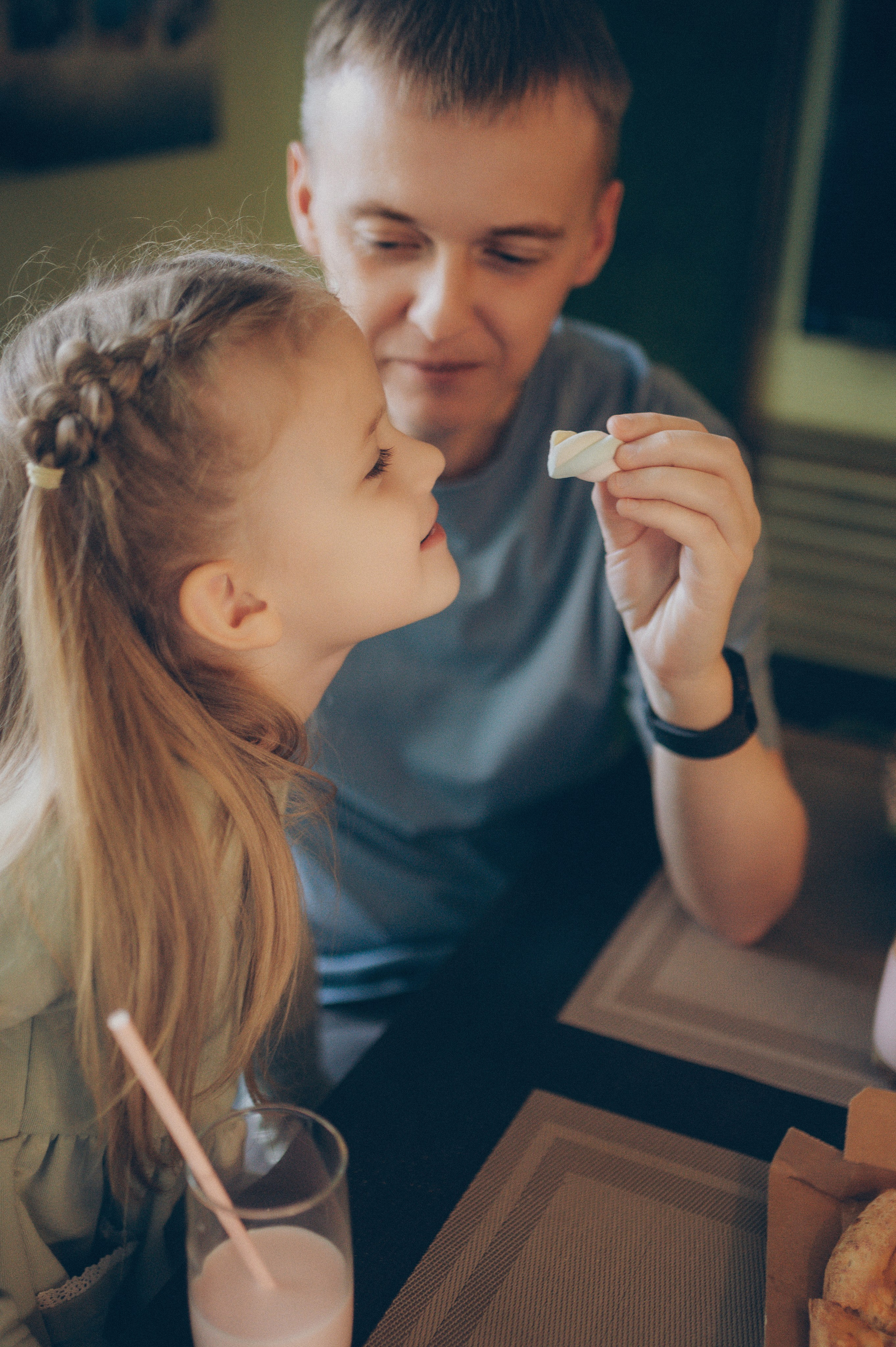 Тася, Соня, Женя и Илья (новогодняя домашняя). Фотограф, г. Лесной Свердловской области