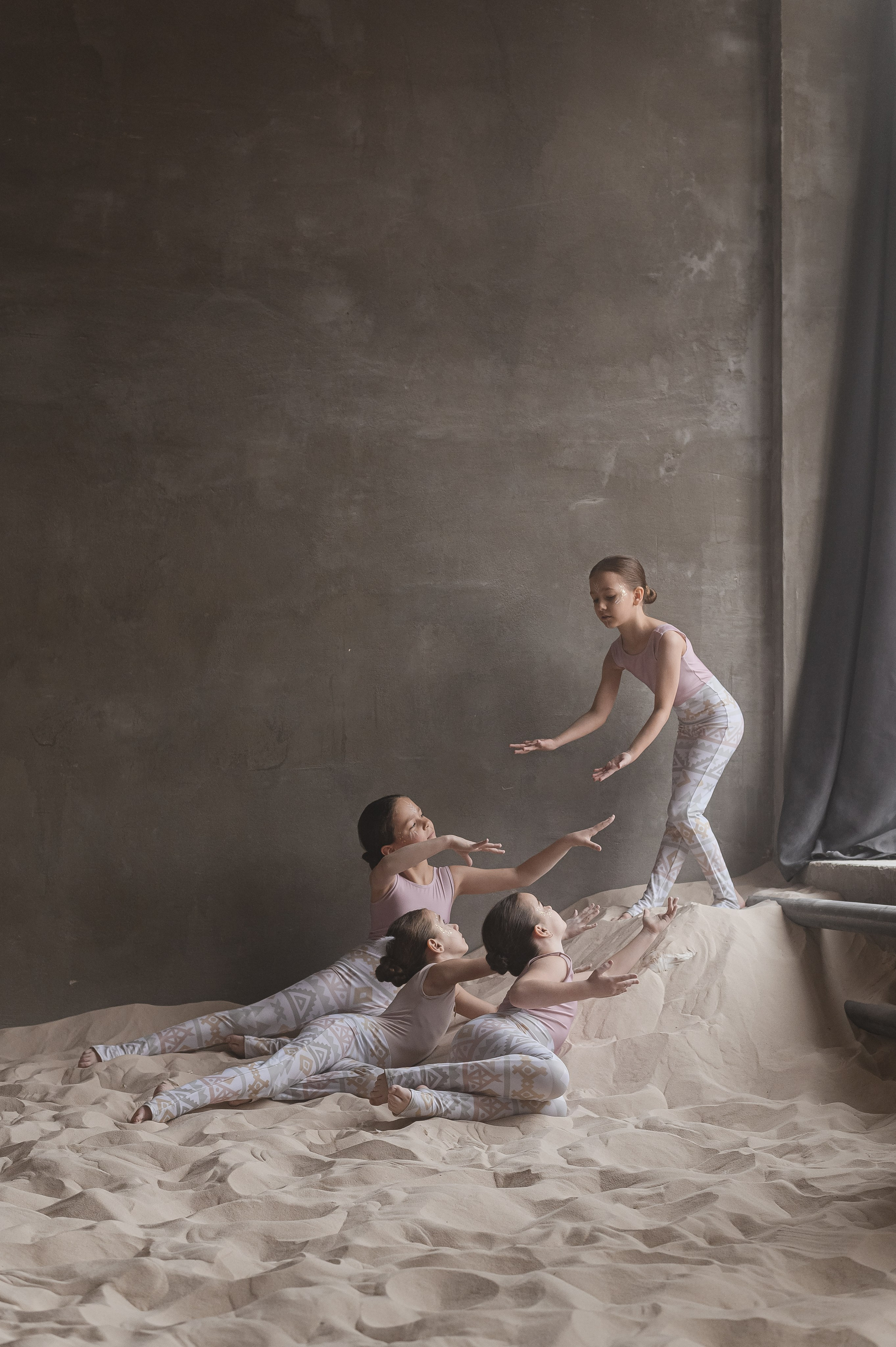 ВВЕРХ ДНОМ. SAND. Профессиональный репортажный, коммерческий фотограф в Санкт-Петербурге