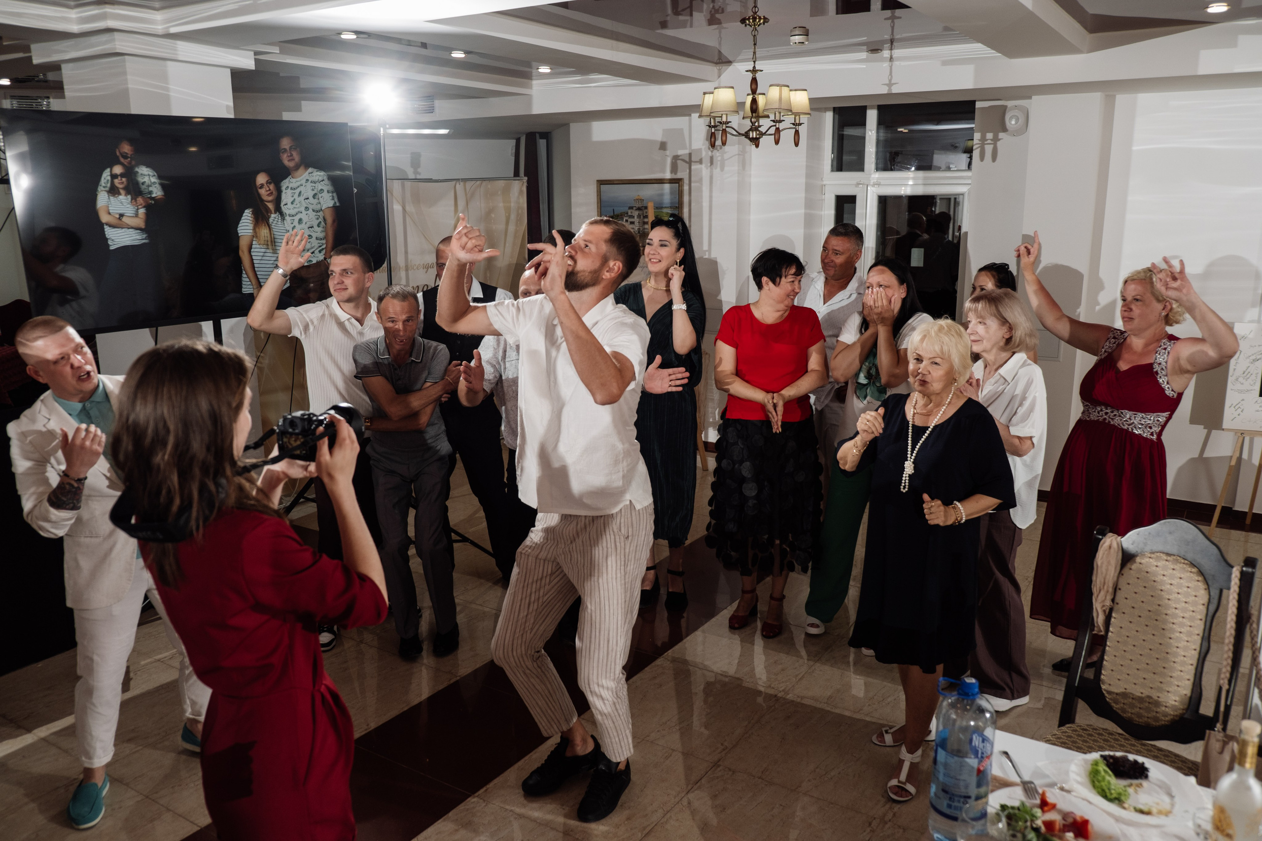 Свадебный ретопртаж. Профессиональная фотосъемка в Крыму. Натуральные эмоции и живые кадры. Забронируйте дату прямо сейчас!