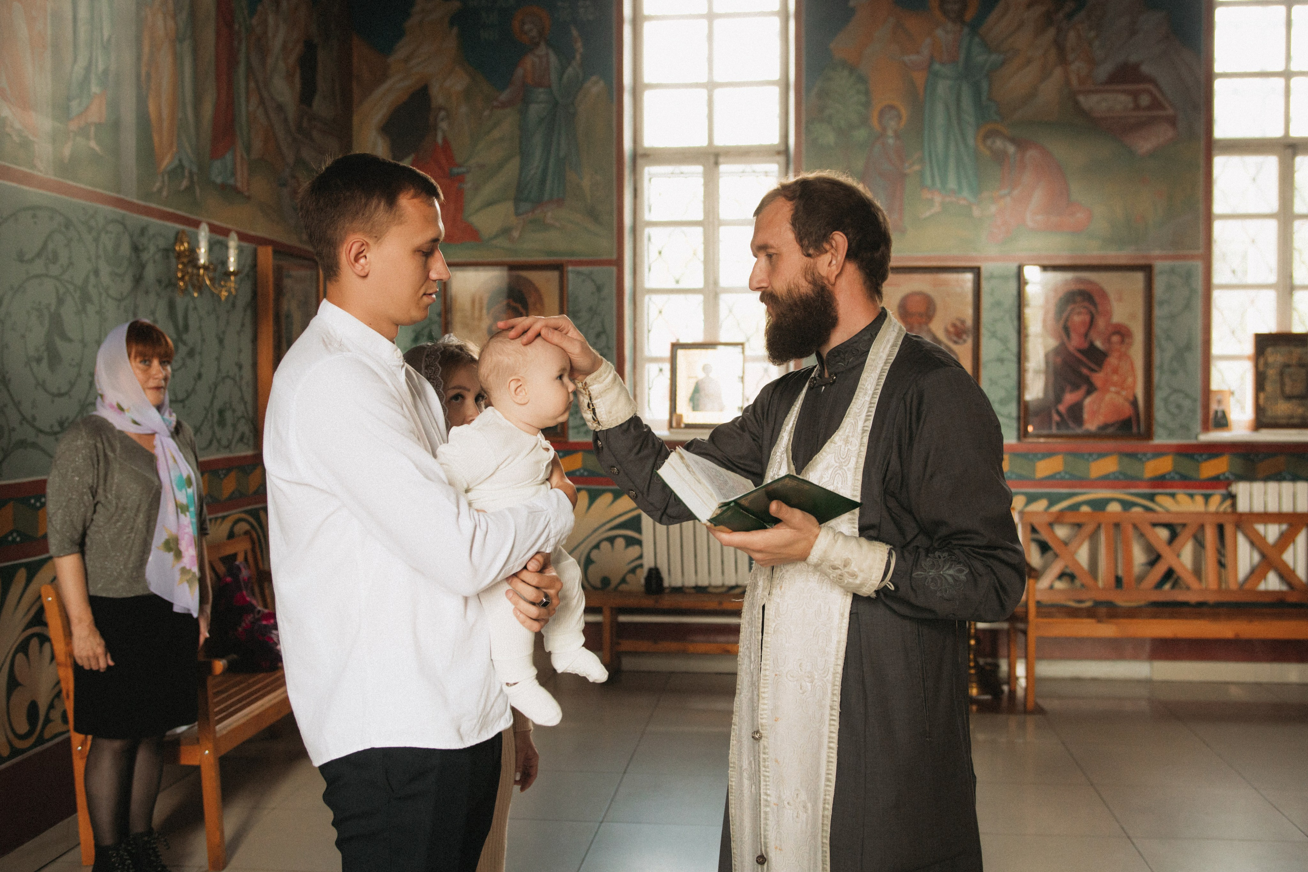 Крещение Константина Собор Казанской иконы Божией Матери (возле ТЦ Север). Фотограф новорожденных Оренбург Оксана Трофимова